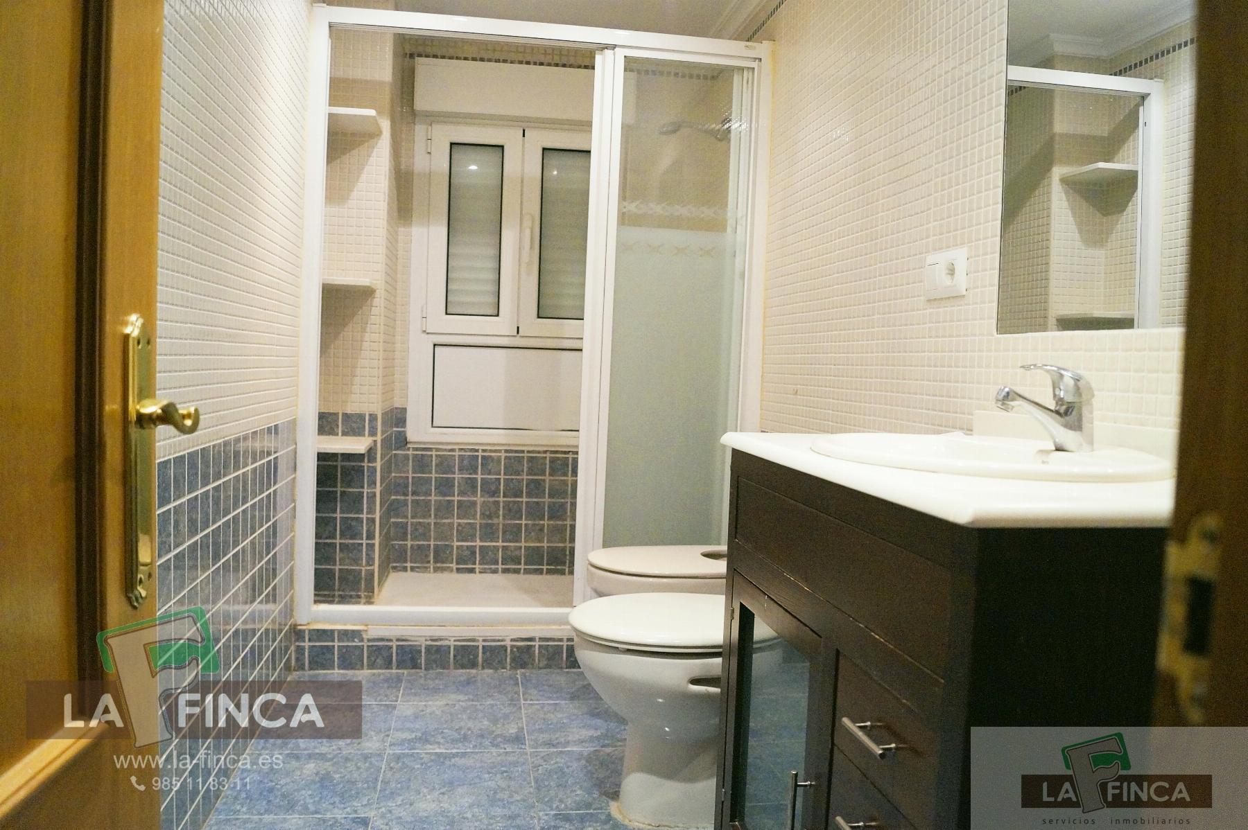 For sale of flat in Gijón