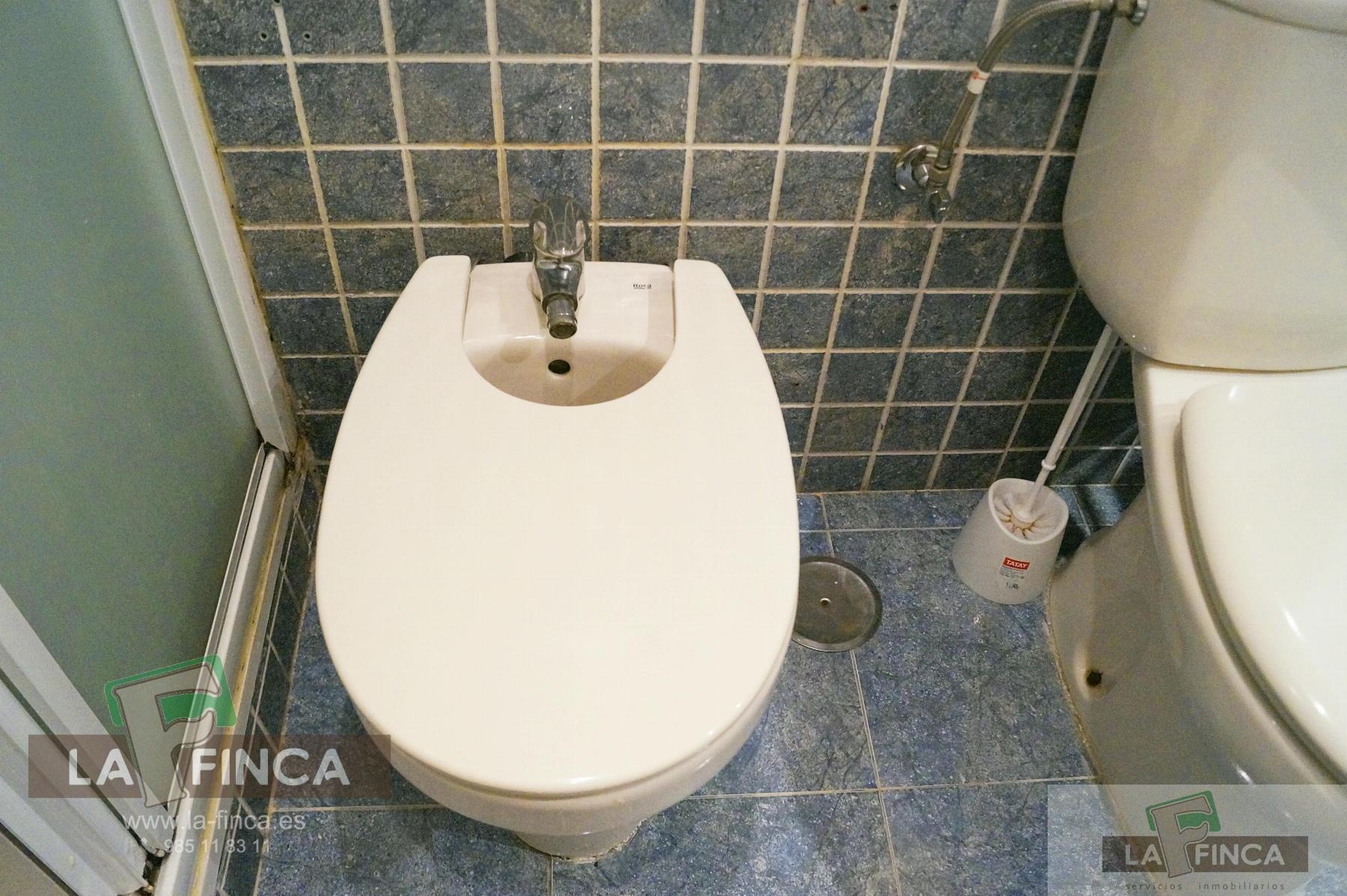 For sale of flat in Gijón