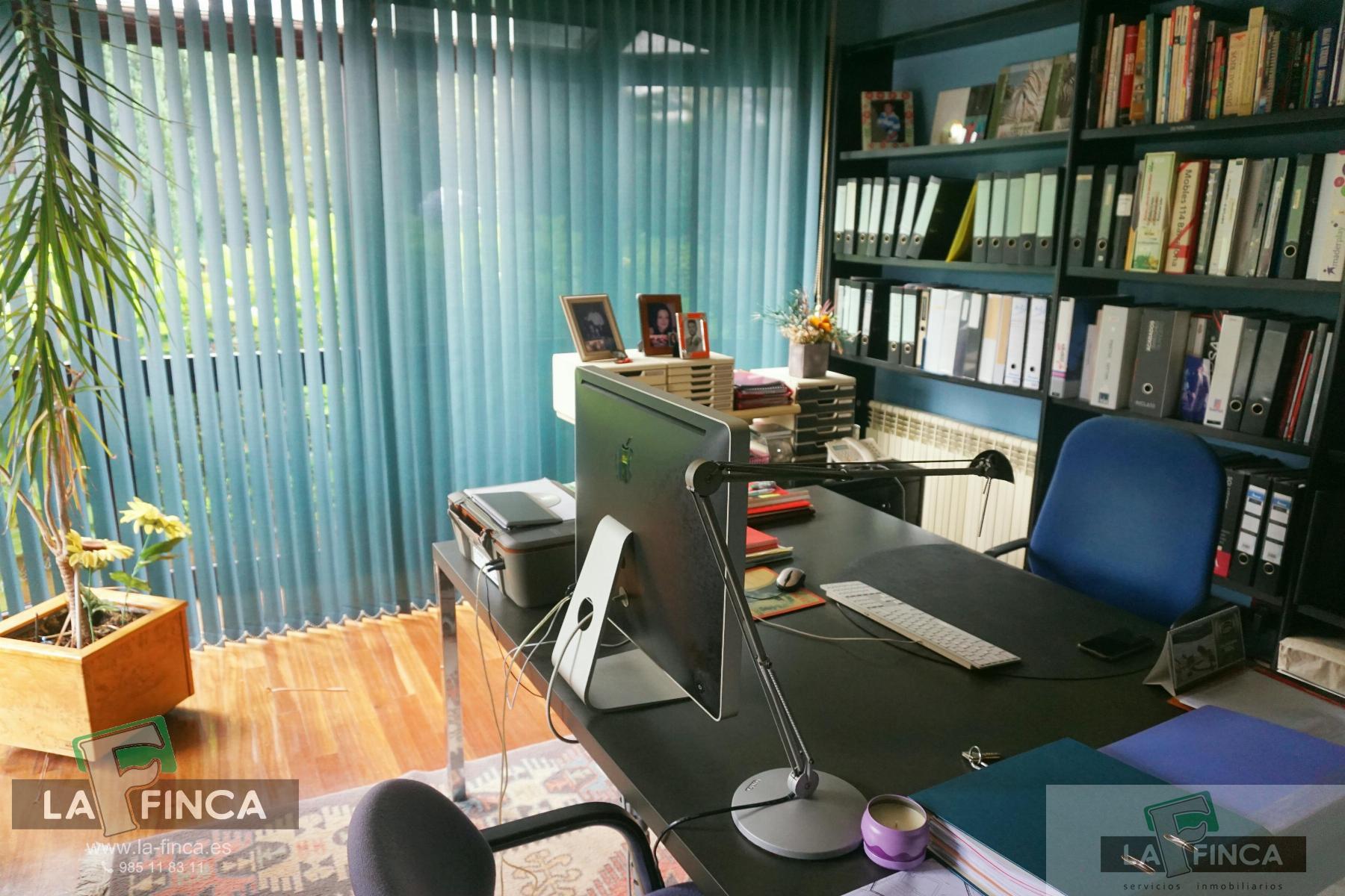 For sale of house in Oviedo