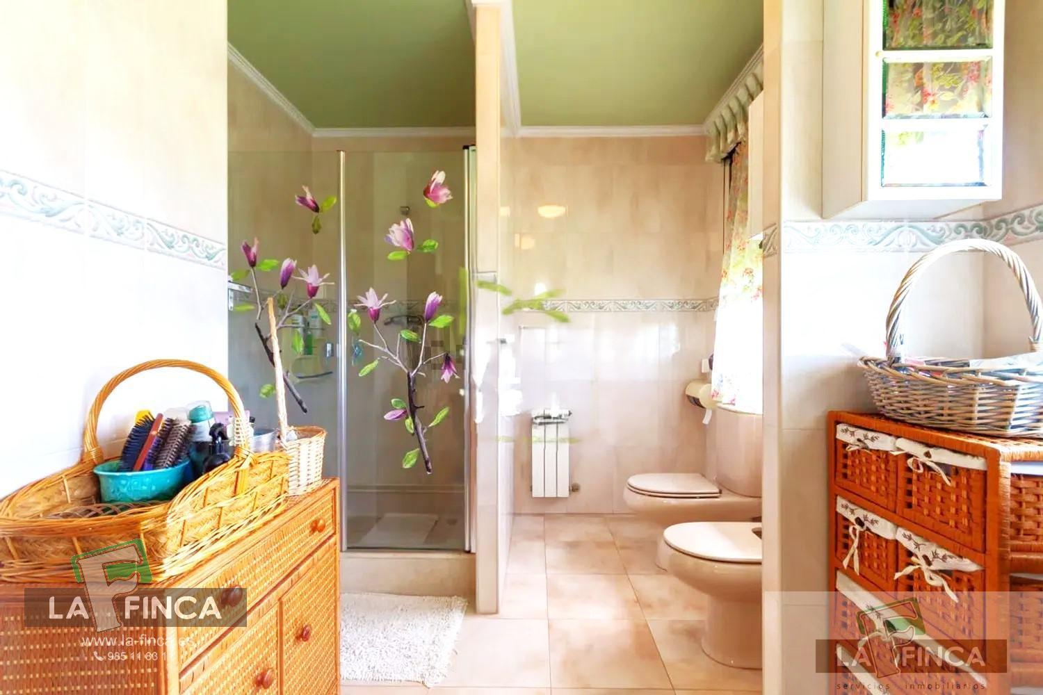 For sale of house in Oviedo