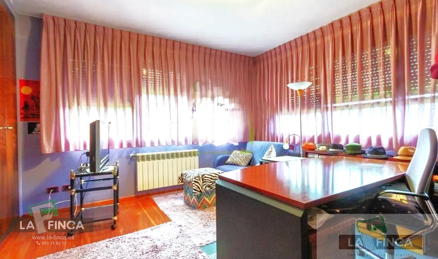 For sale of house in Oviedo