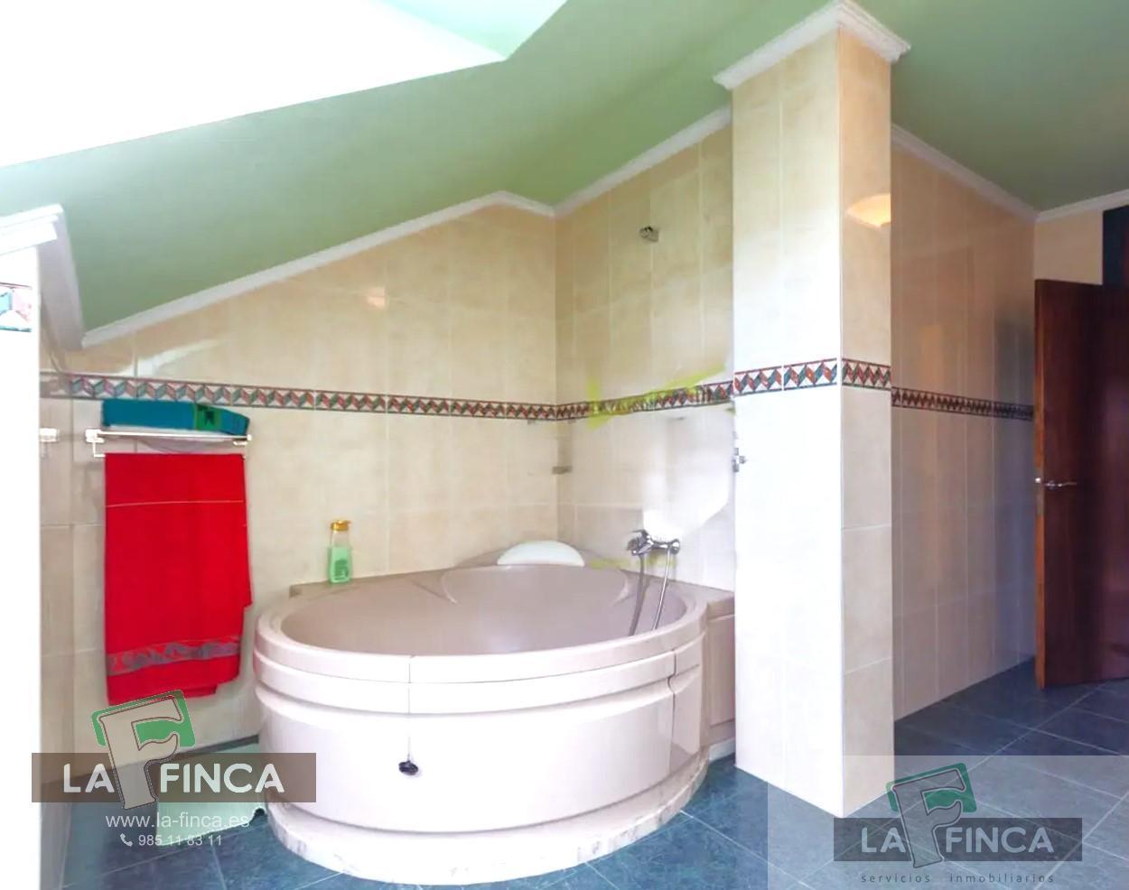 For sale of house in Oviedo