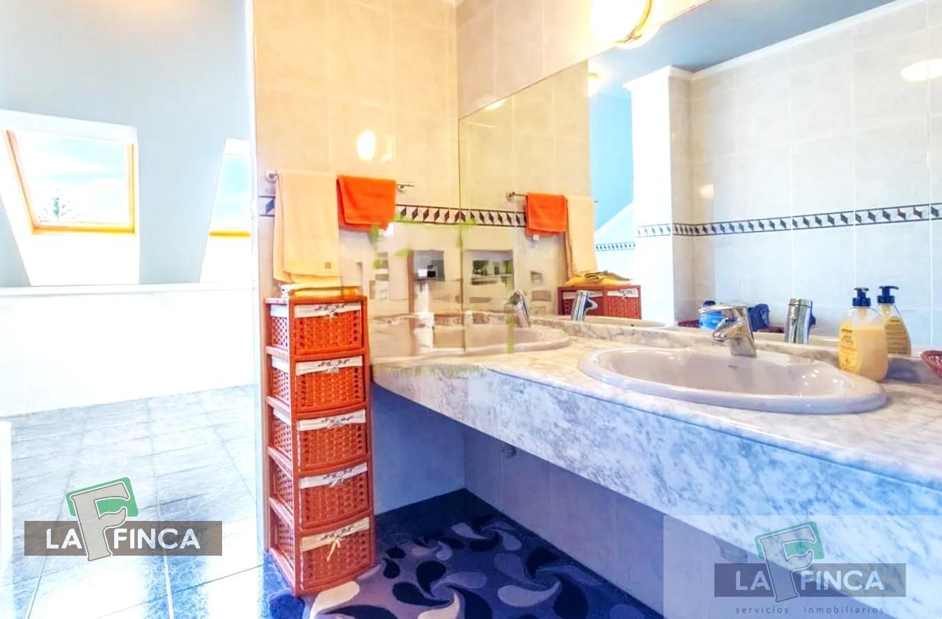 For sale of house in Oviedo