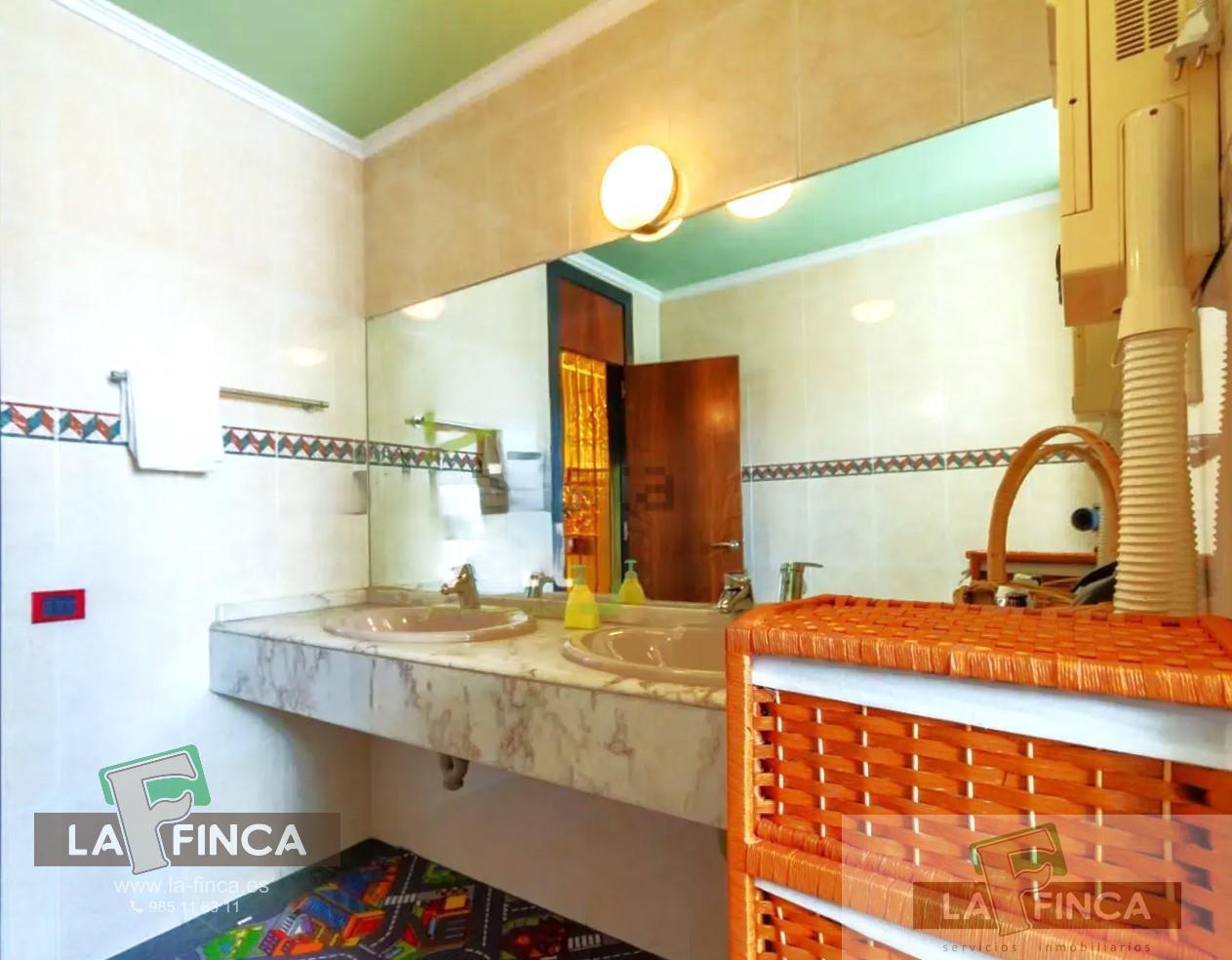 For sale of house in Oviedo