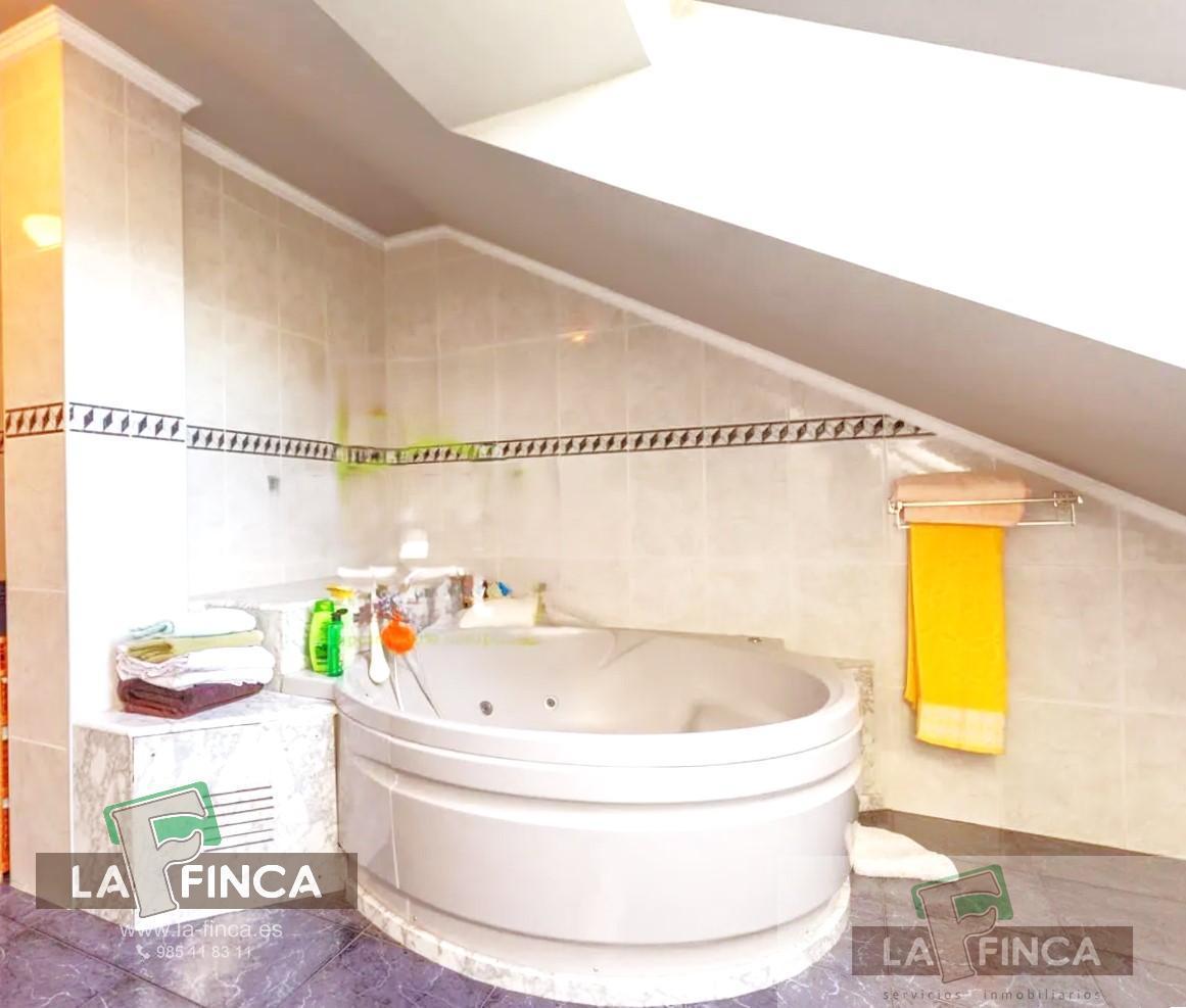 For sale of house in Oviedo