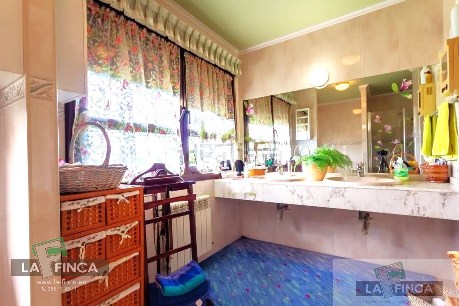 For sale of house in Oviedo