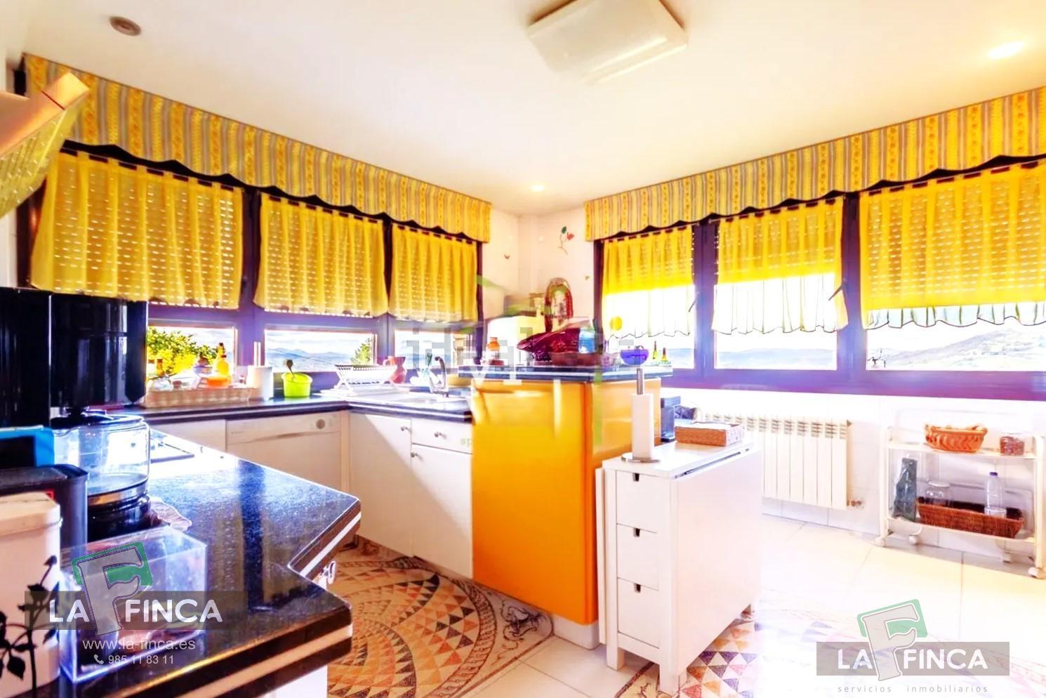 For sale of house in Oviedo