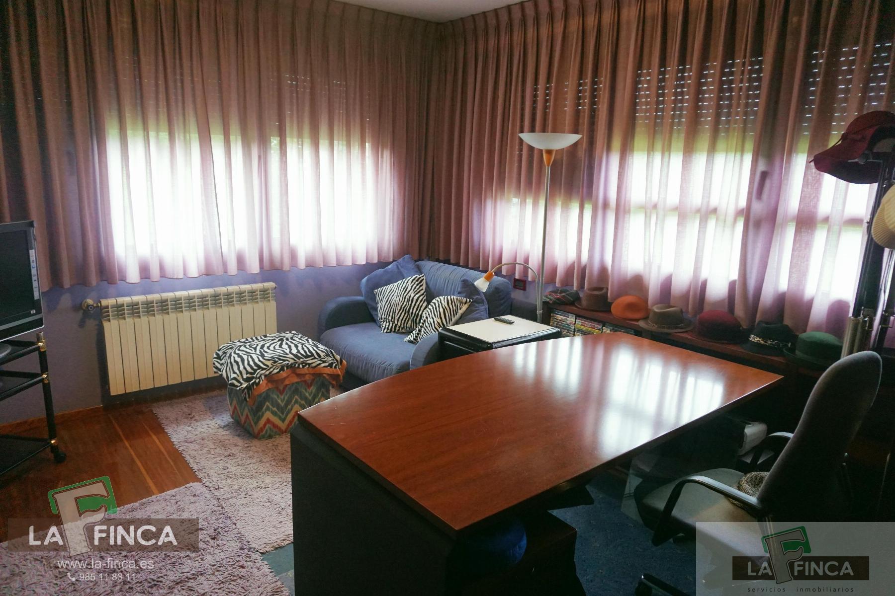 For sale of house in Oviedo