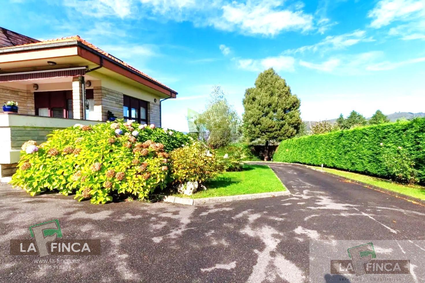 For sale of house in Oviedo
