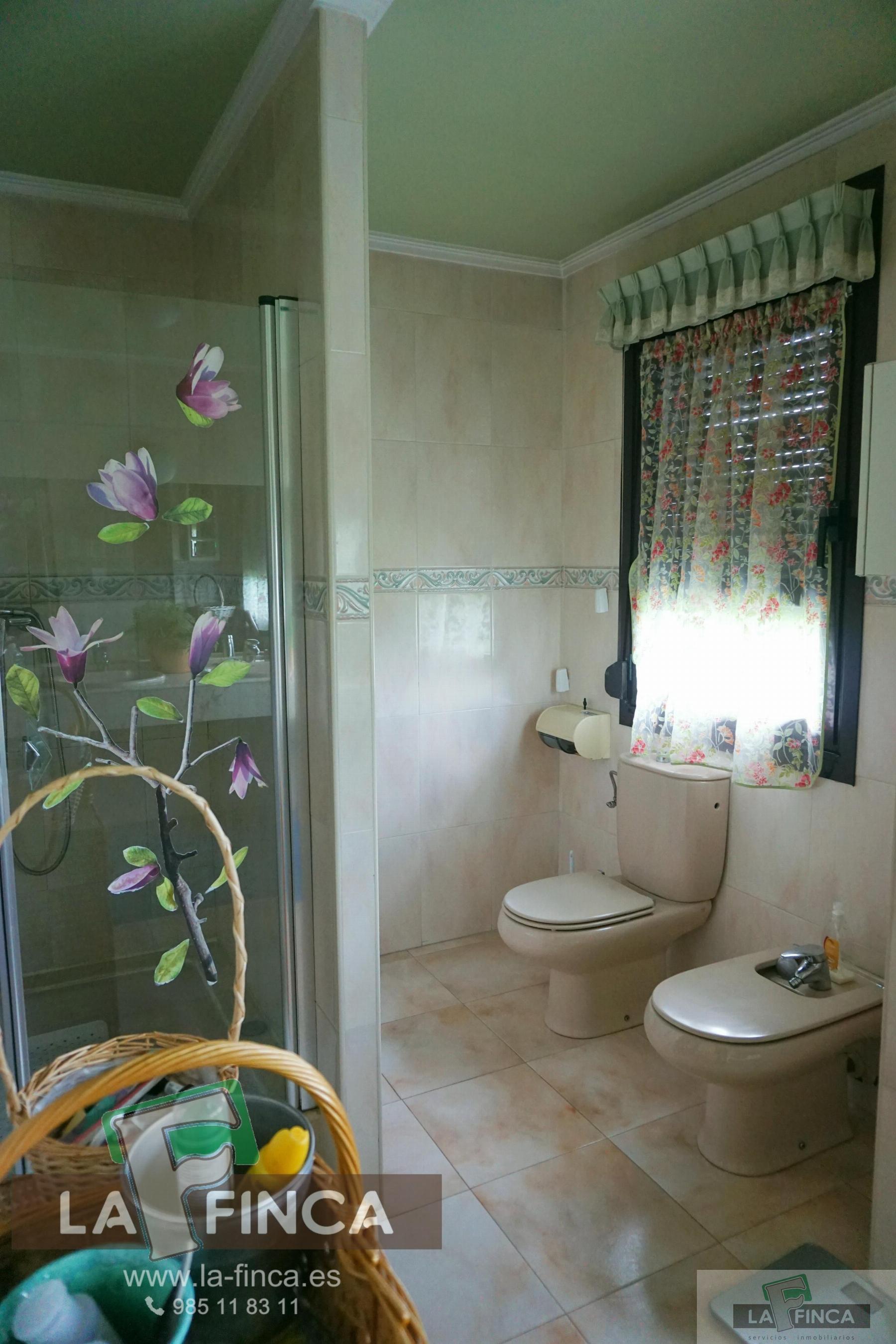 For sale of house in Oviedo