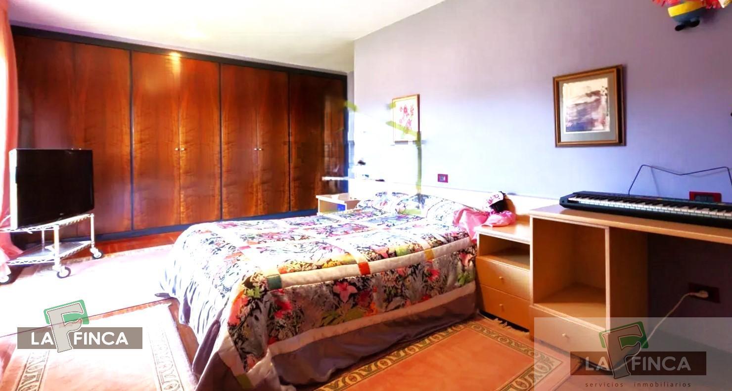 For sale of house in Oviedo