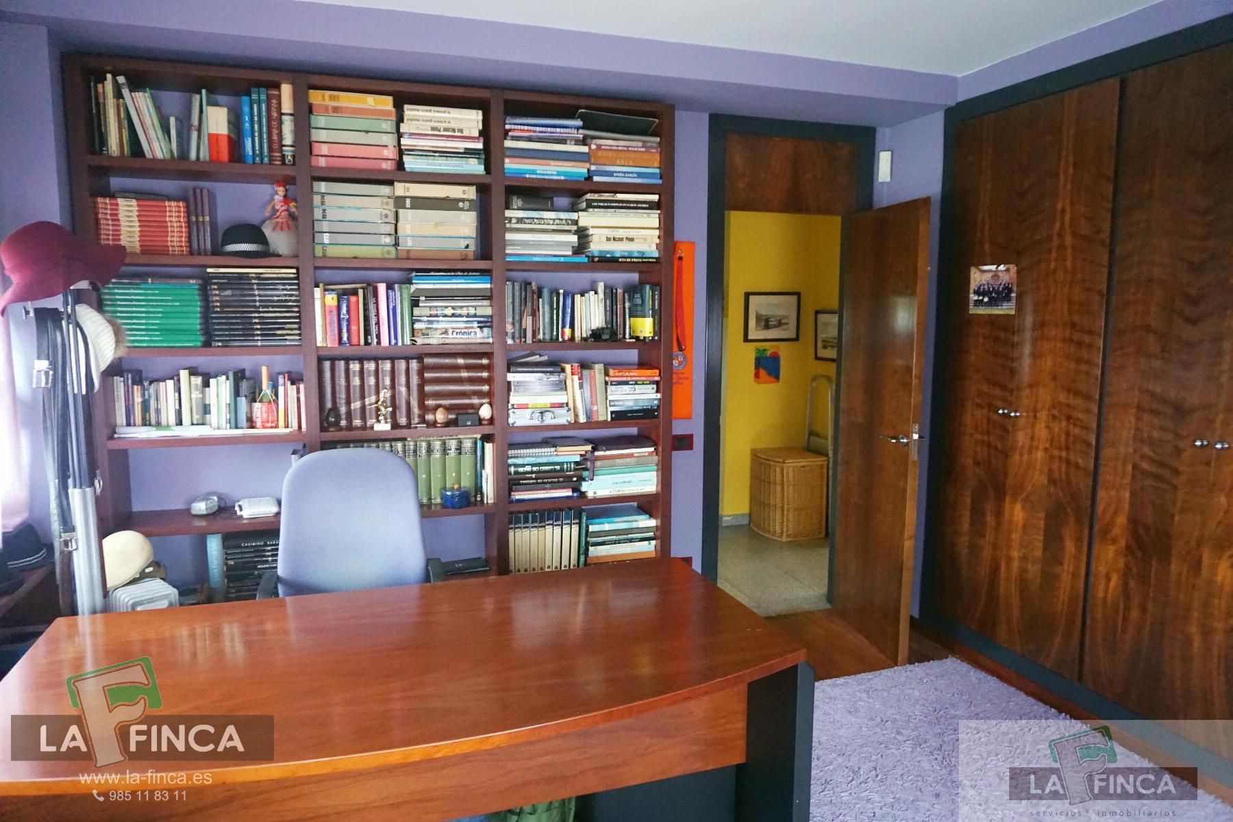 For sale of house in Oviedo