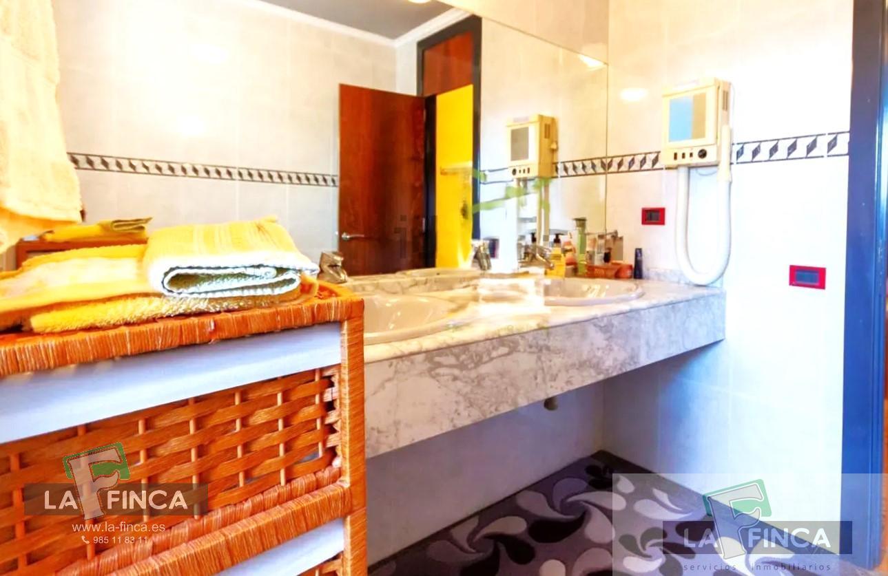 For sale of house in Oviedo