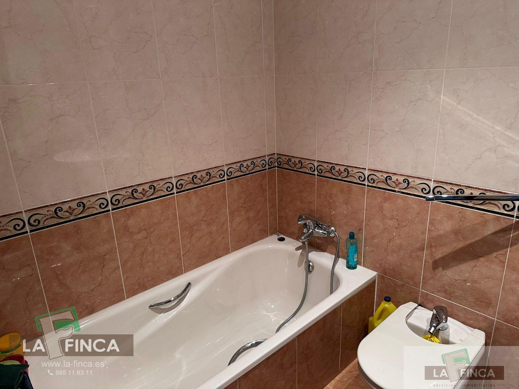 For sale of flat in Oviedo