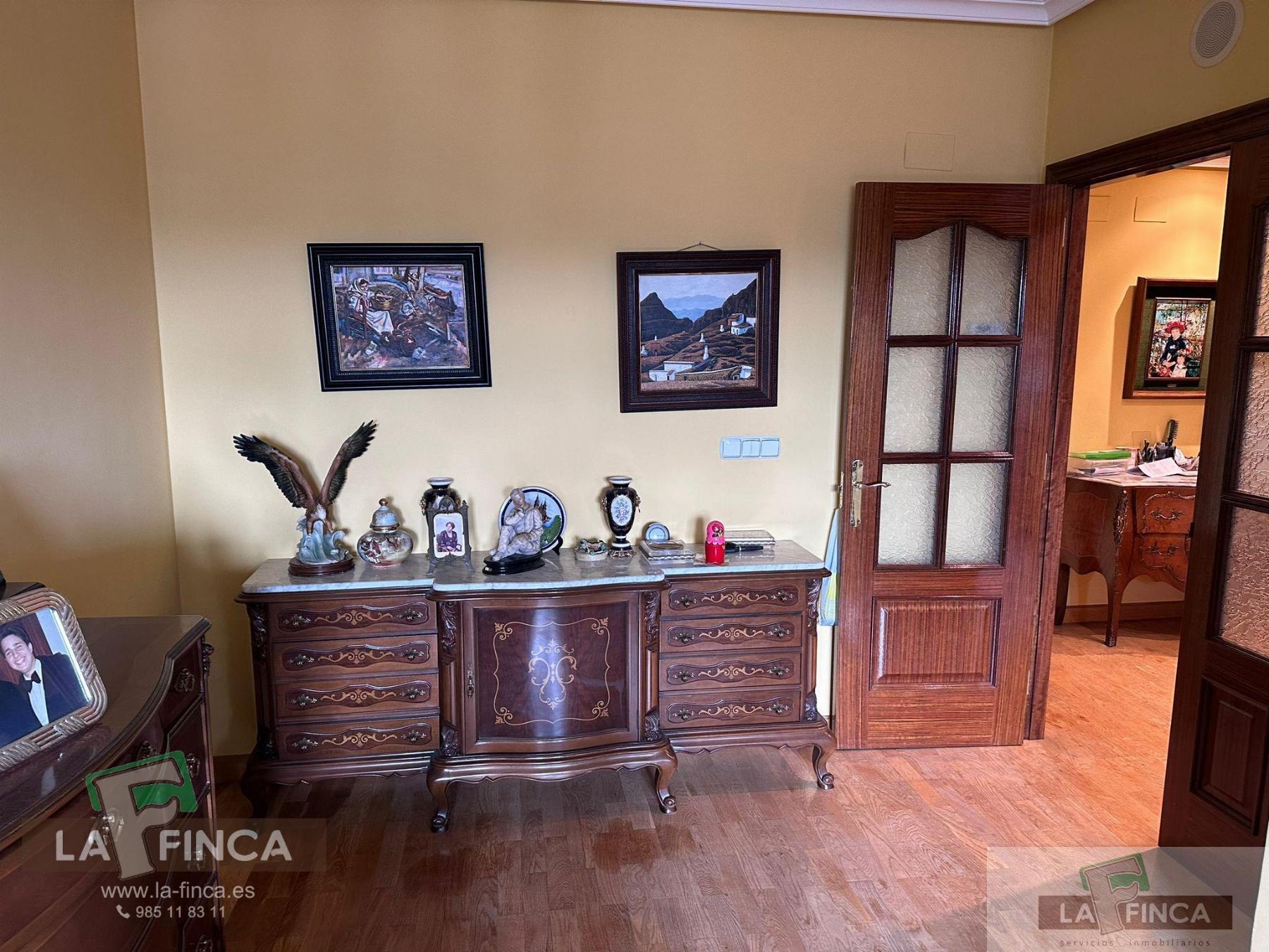 For sale of flat in Oviedo