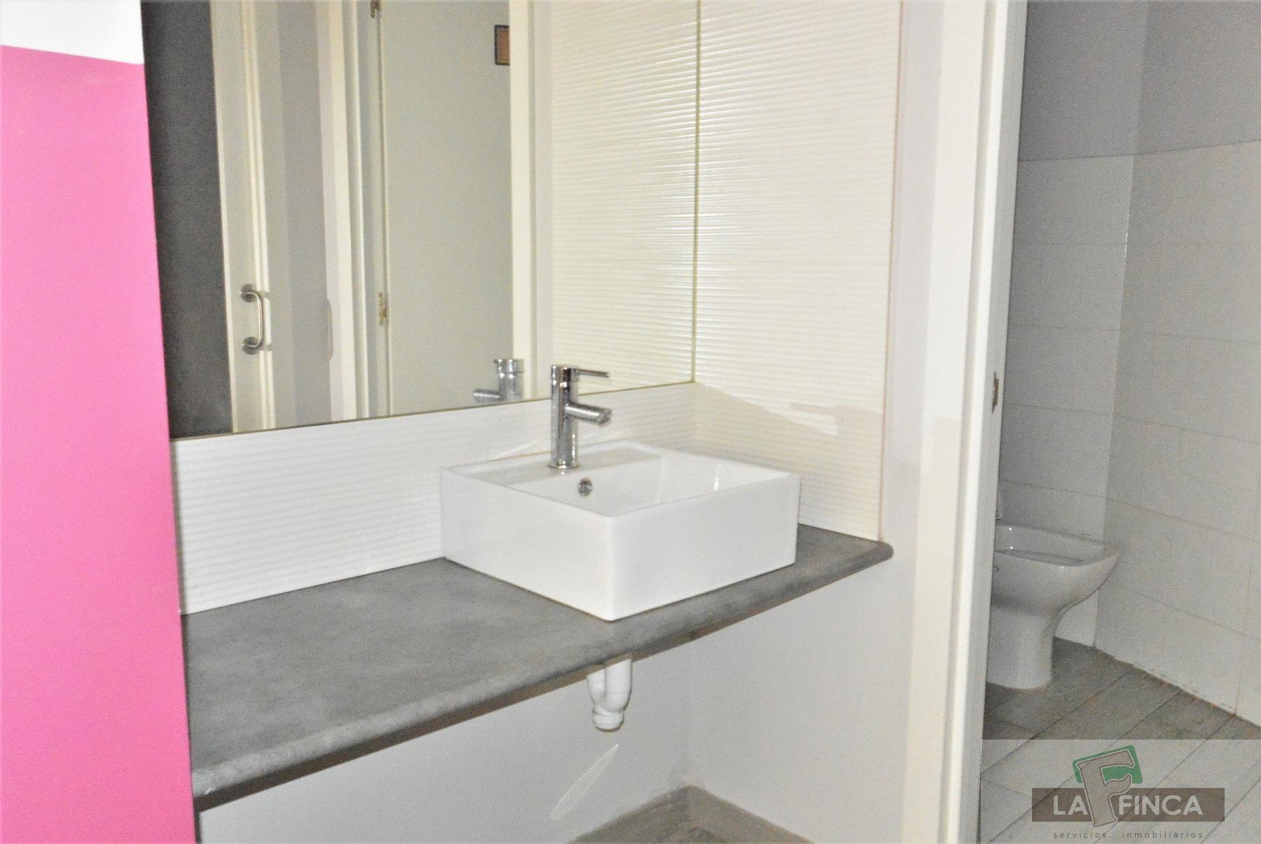Alquiler de local comercial en Oviedo