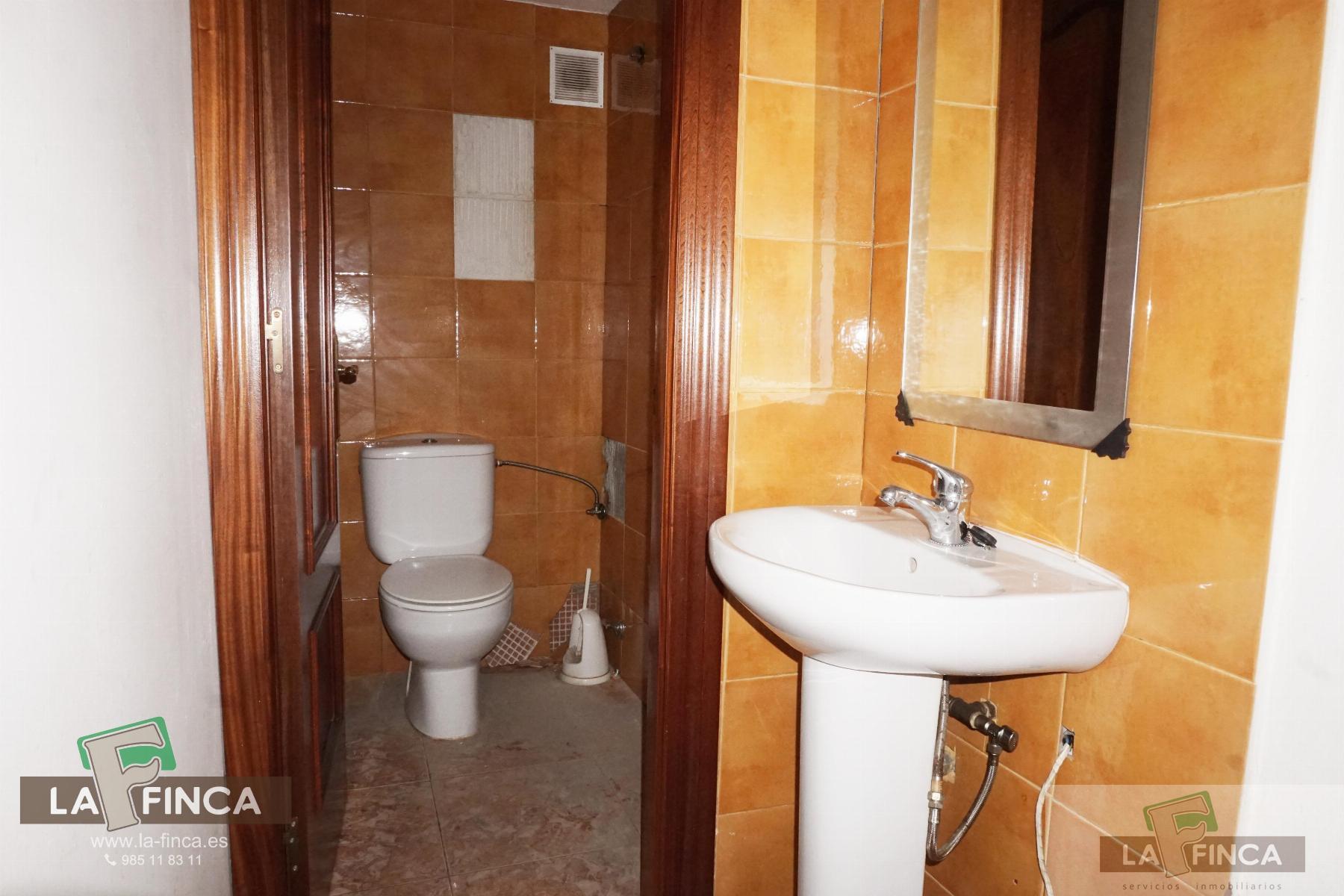 Venta de local comercial en Oviedo