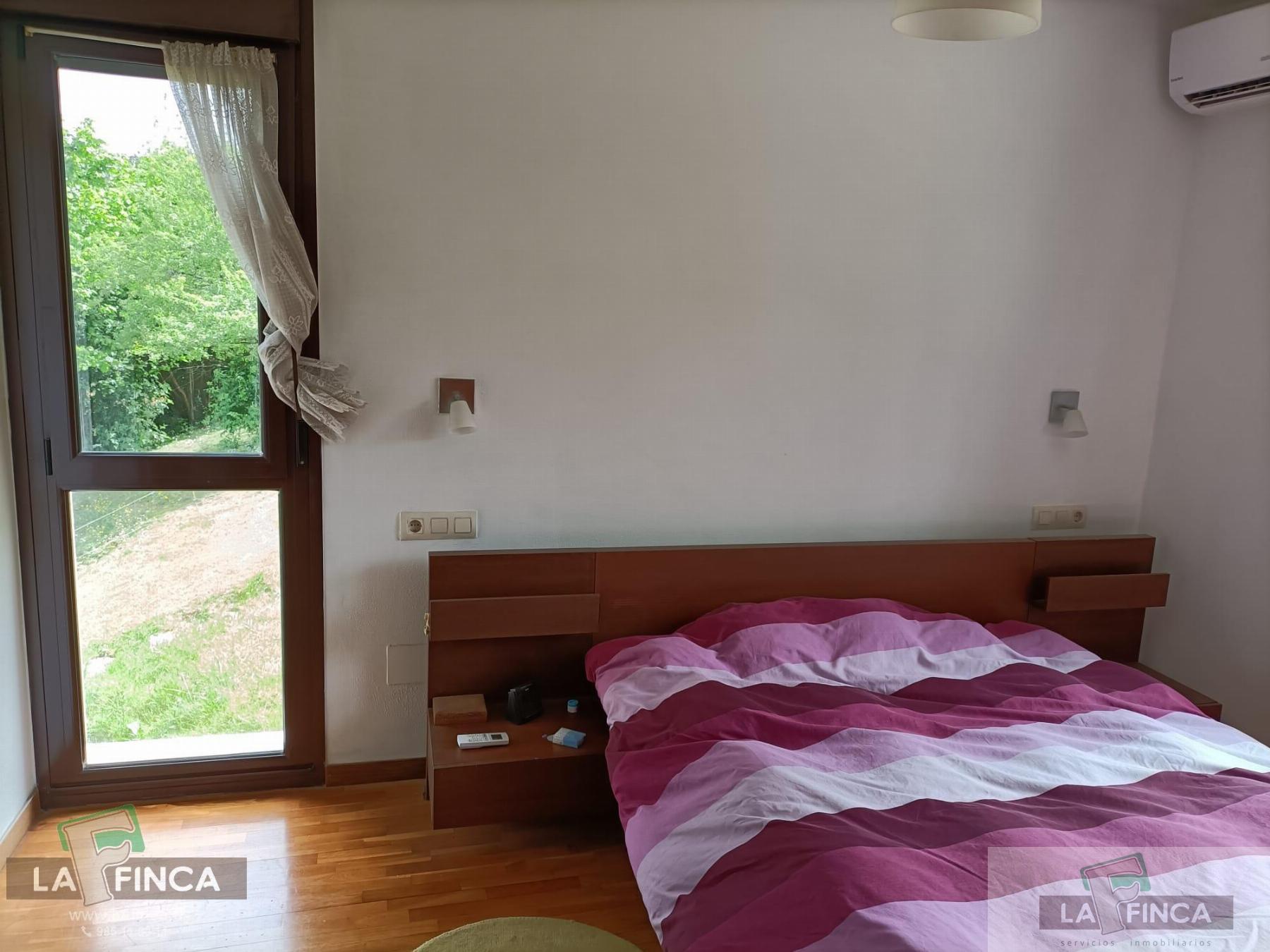 For sale of chalet in Oviedo