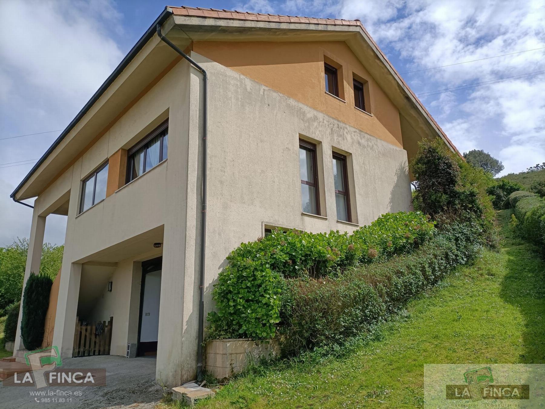 For sale of chalet in Oviedo