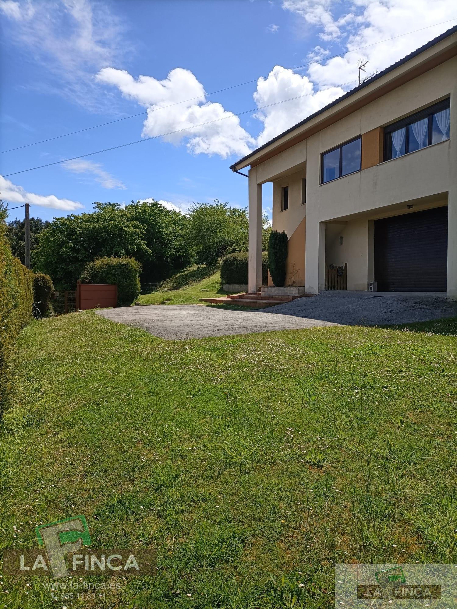 For sale of chalet in Oviedo