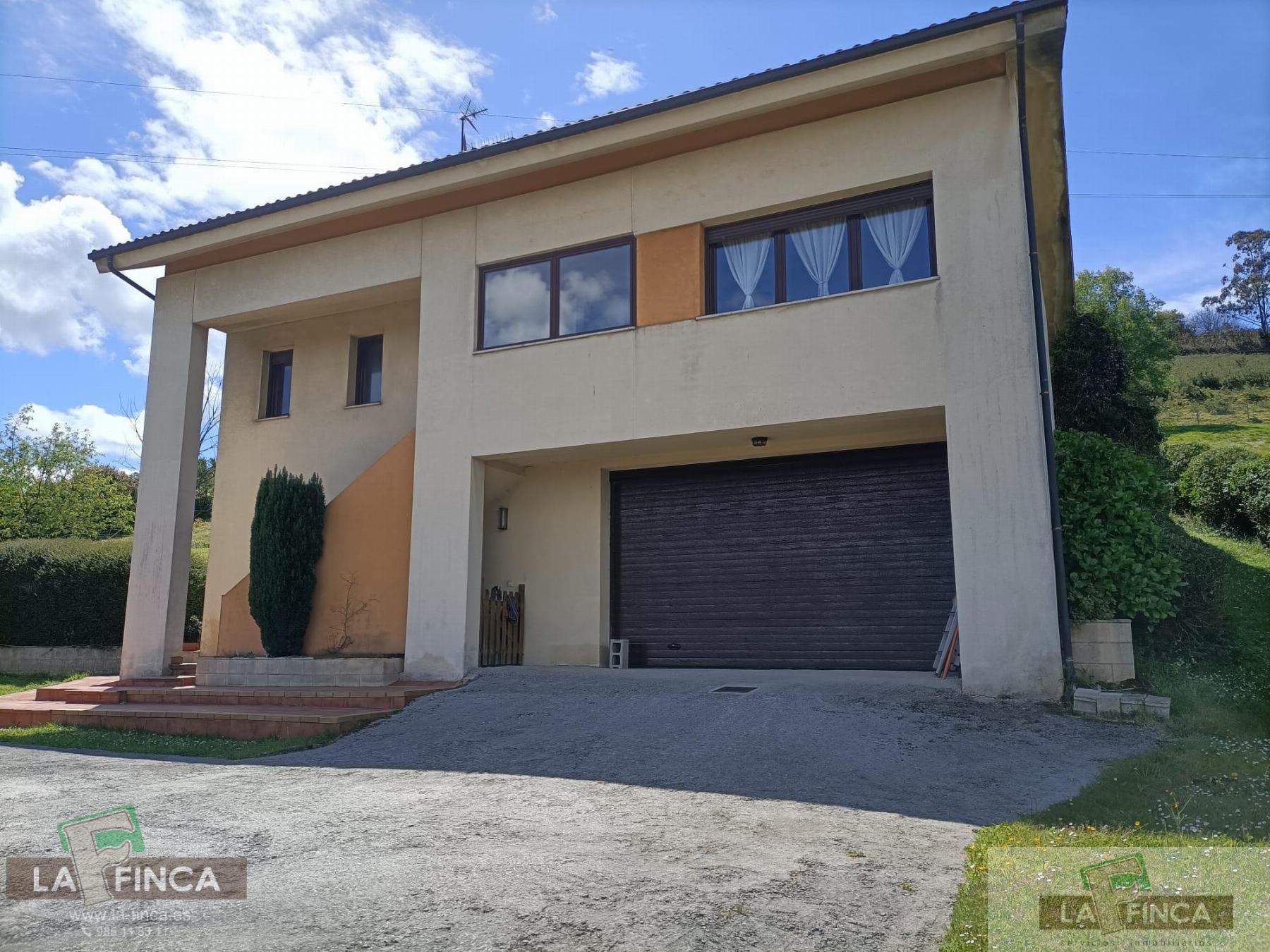 For sale of chalet in Oviedo