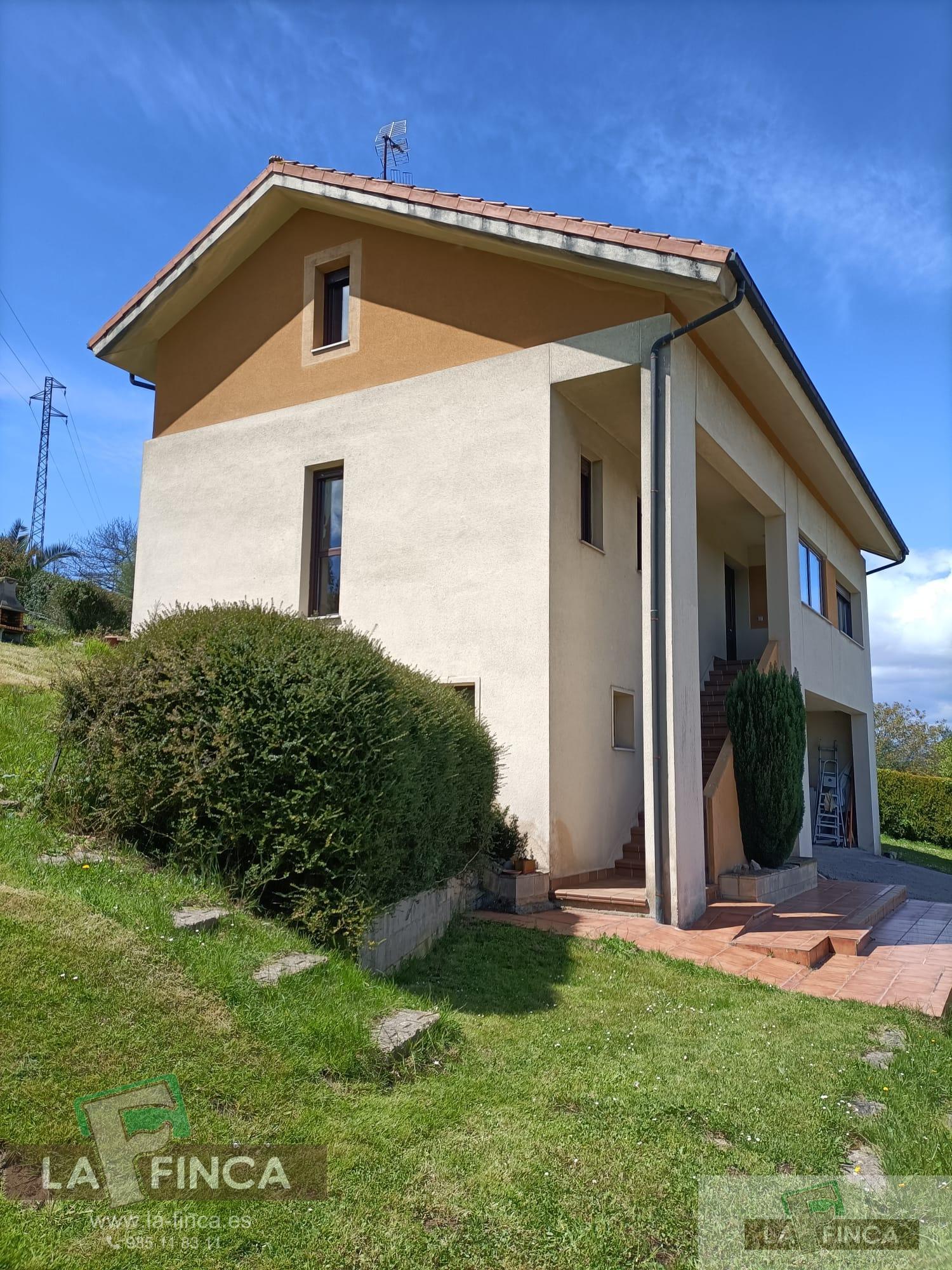 For sale of chalet in Oviedo