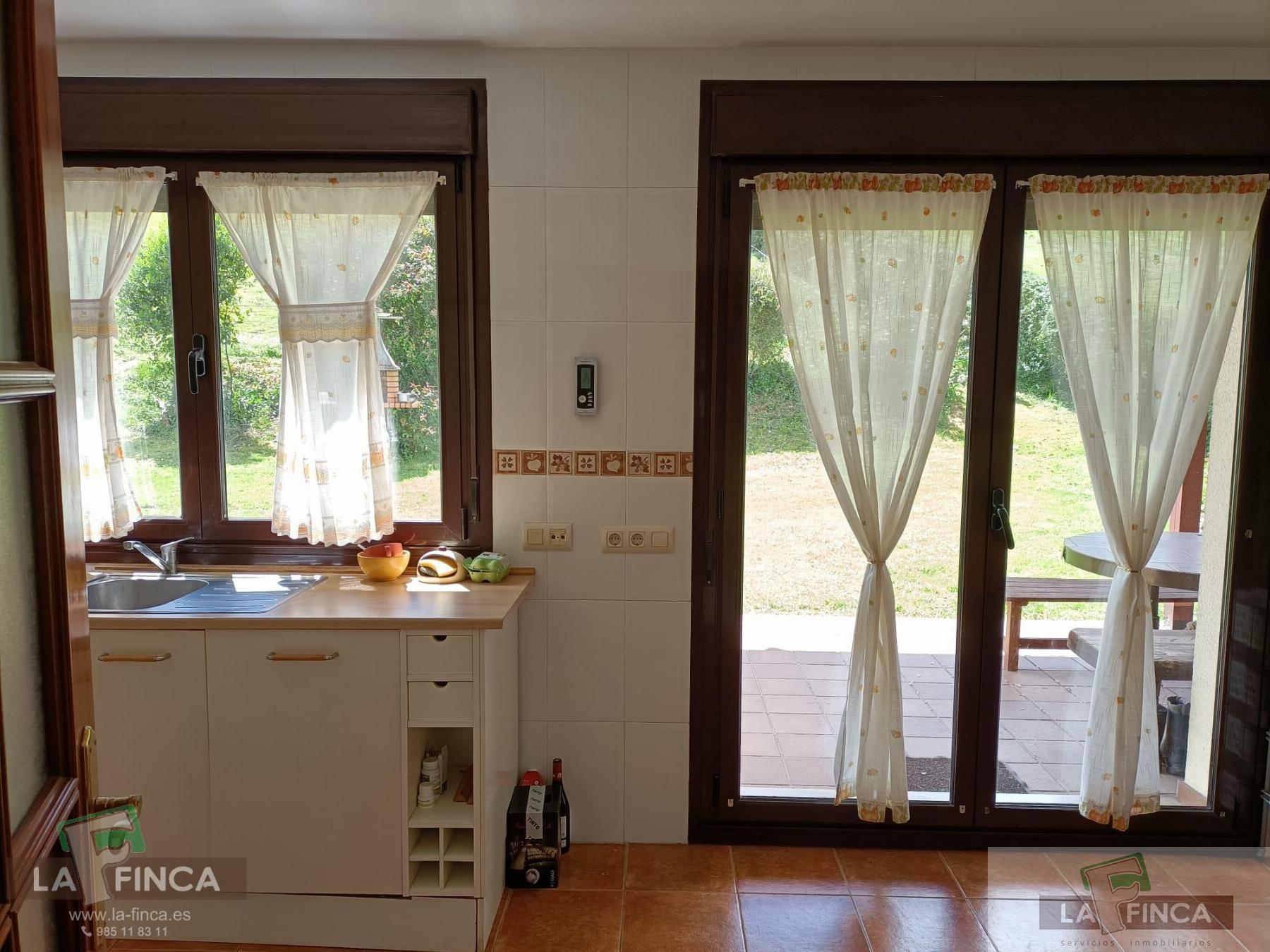 For sale of chalet in Oviedo
