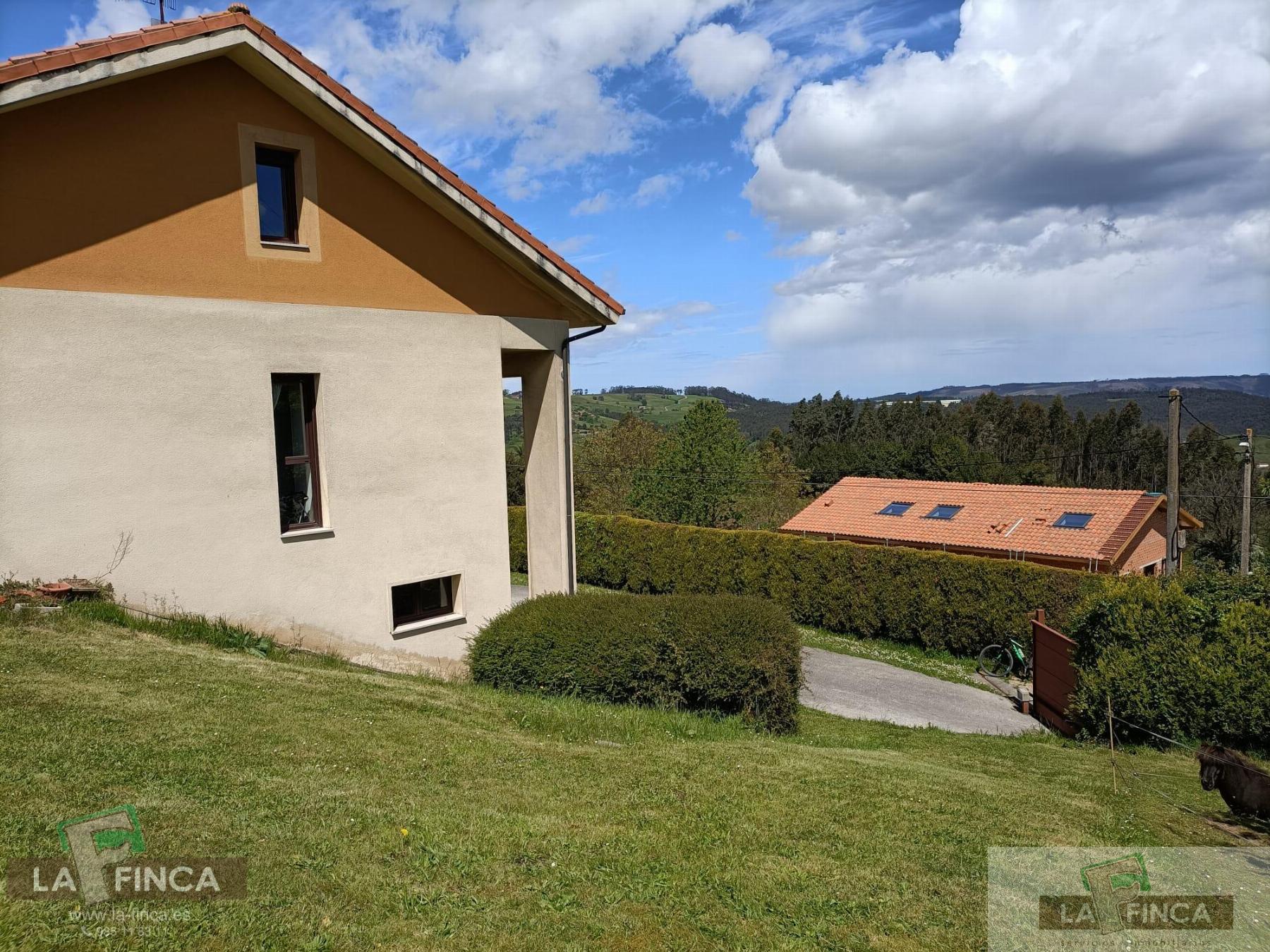 For sale of chalet in Oviedo