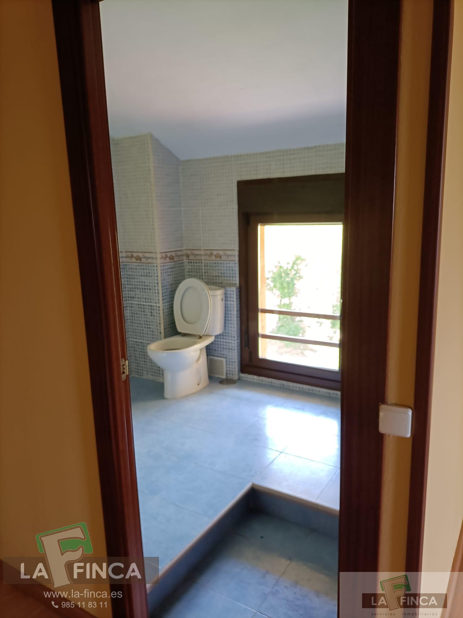 For sale of chalet in Oviedo
