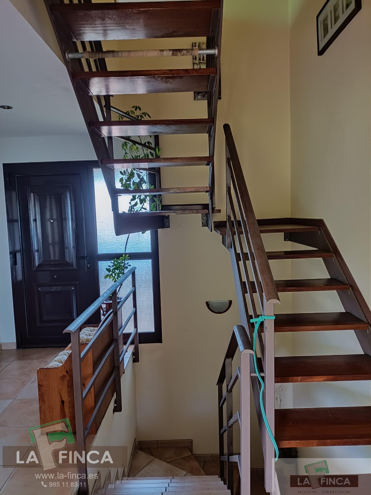 For sale of chalet in Oviedo