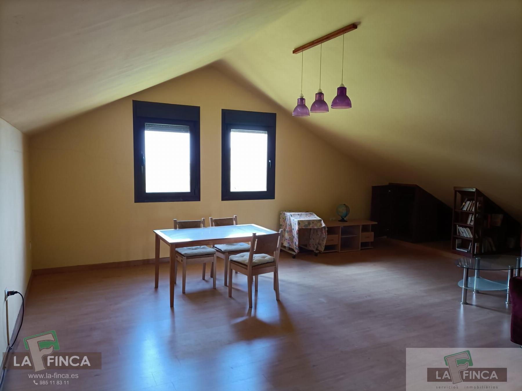 For sale of chalet in Oviedo