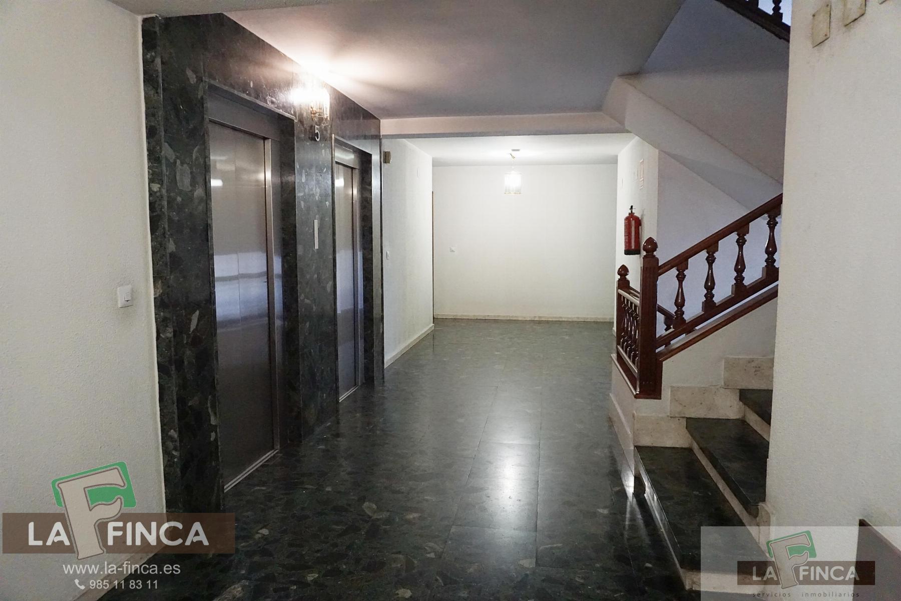 For sale of flat in Oviedo