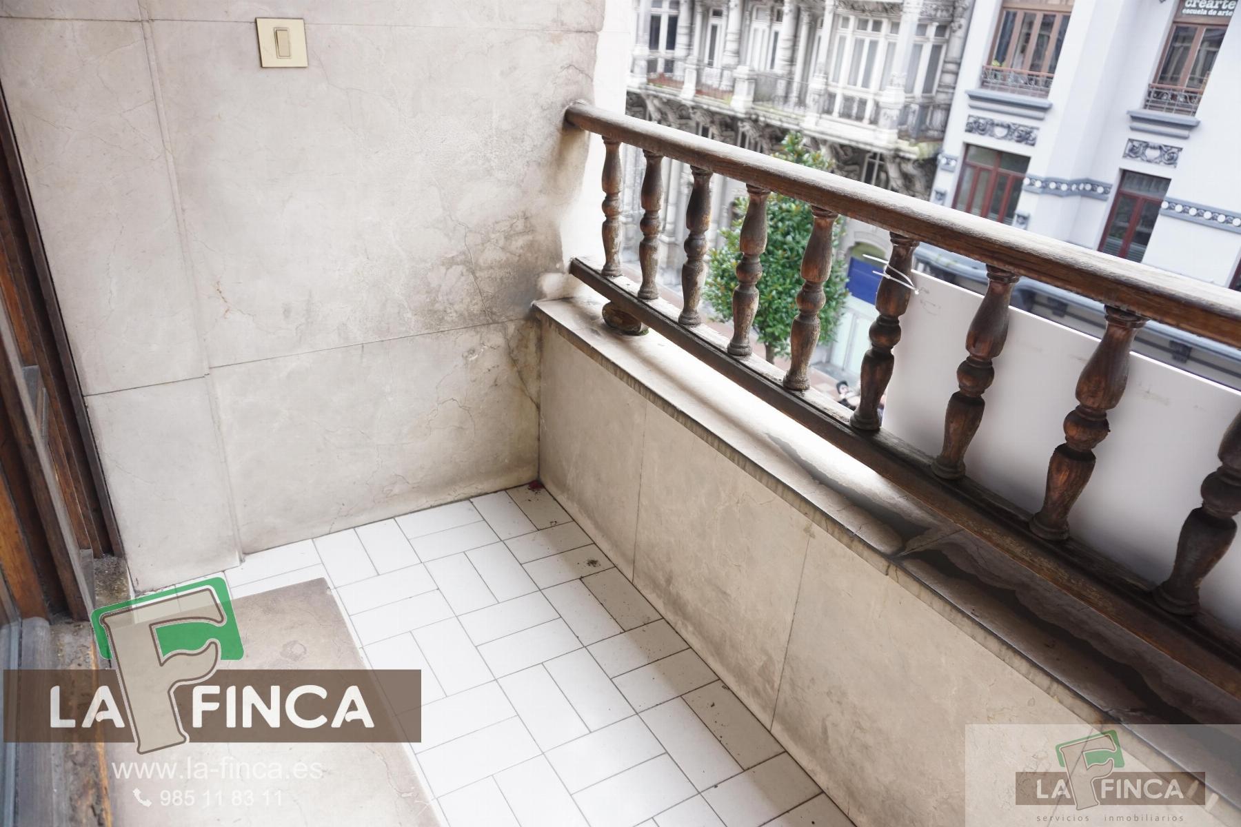 For sale of flat in Oviedo