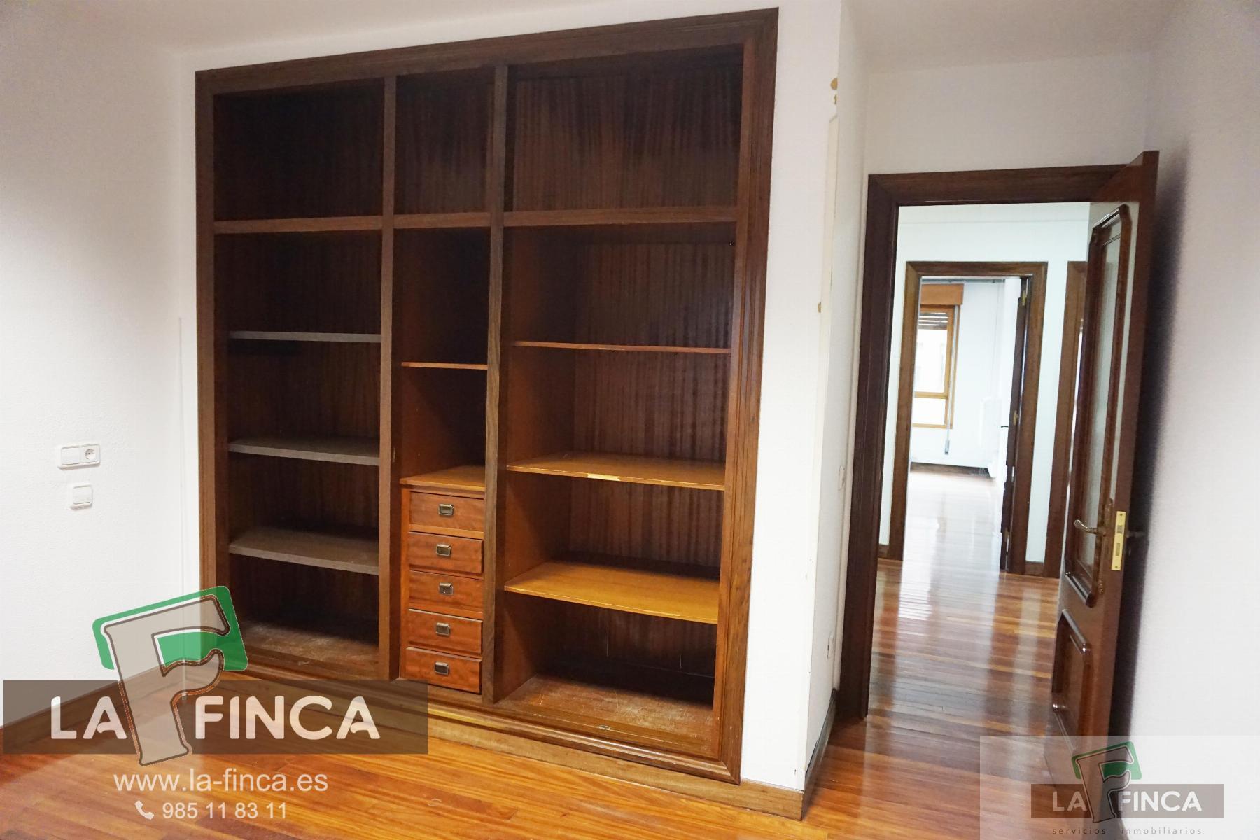 For sale of flat in Oviedo