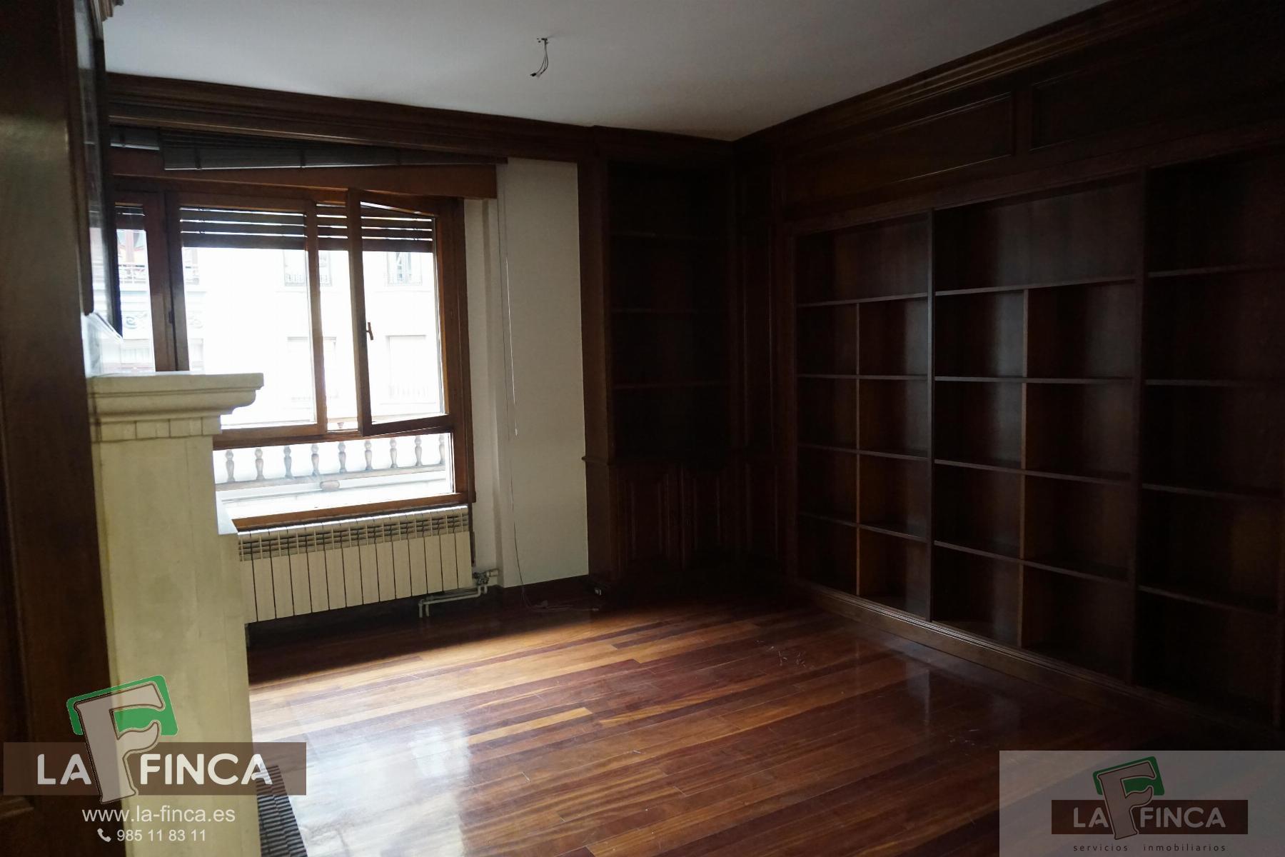 For sale of flat in Oviedo
