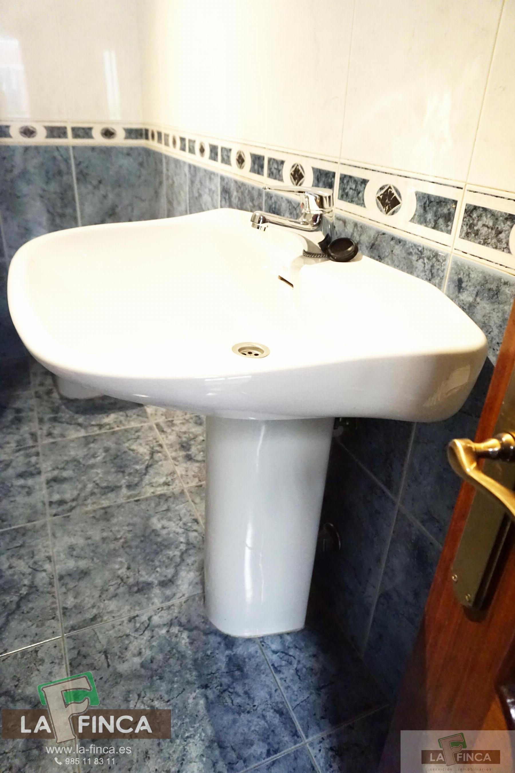 For sale of flat in Oviedo