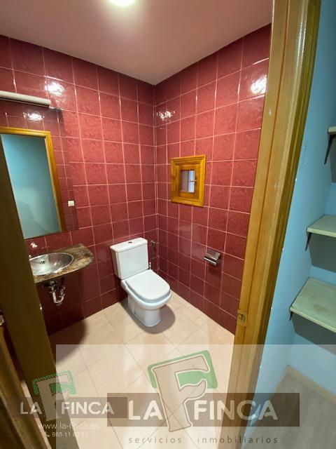 For sale of commercial in Oviedo