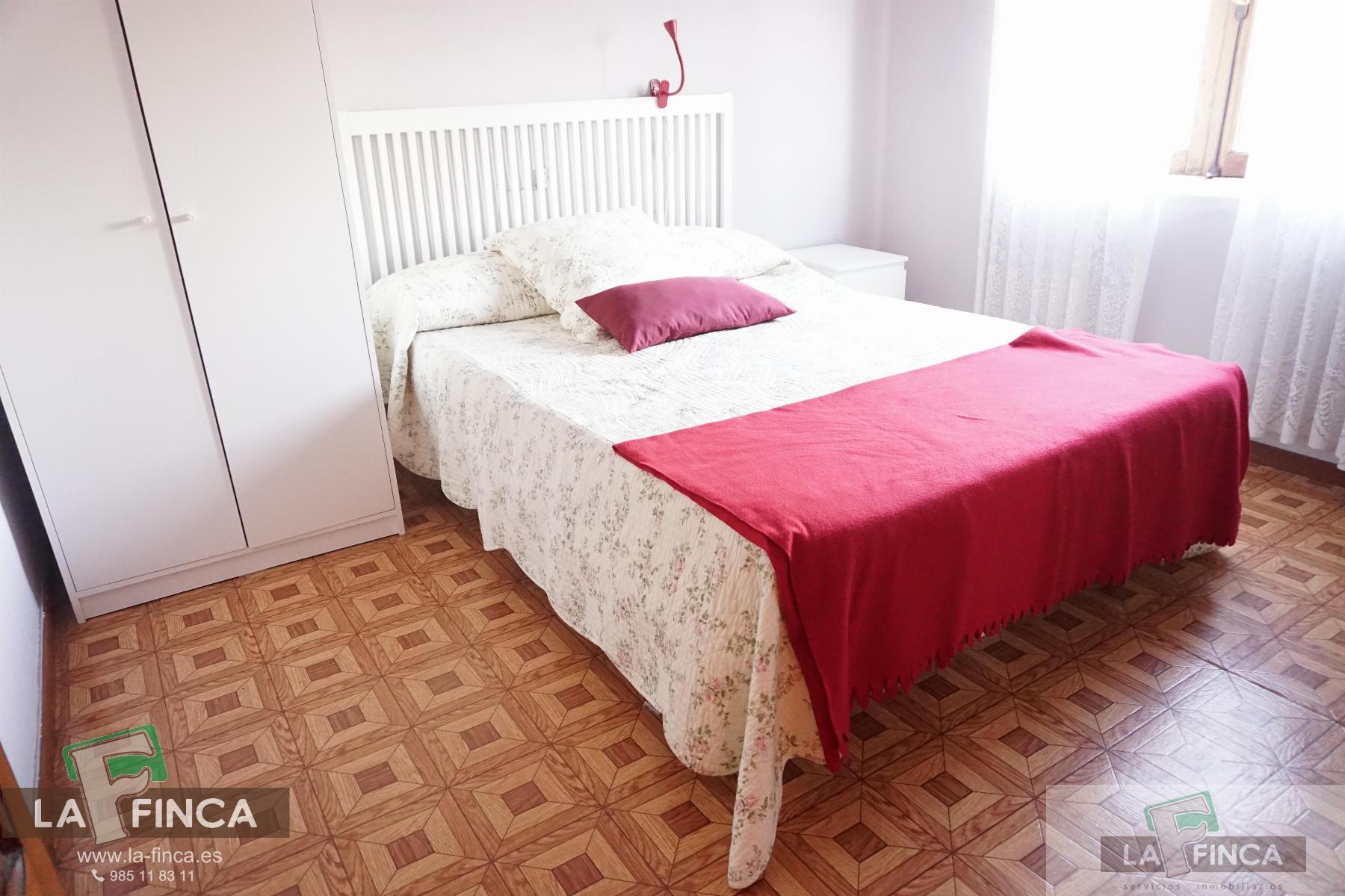 For sale of chalet in Oviedo