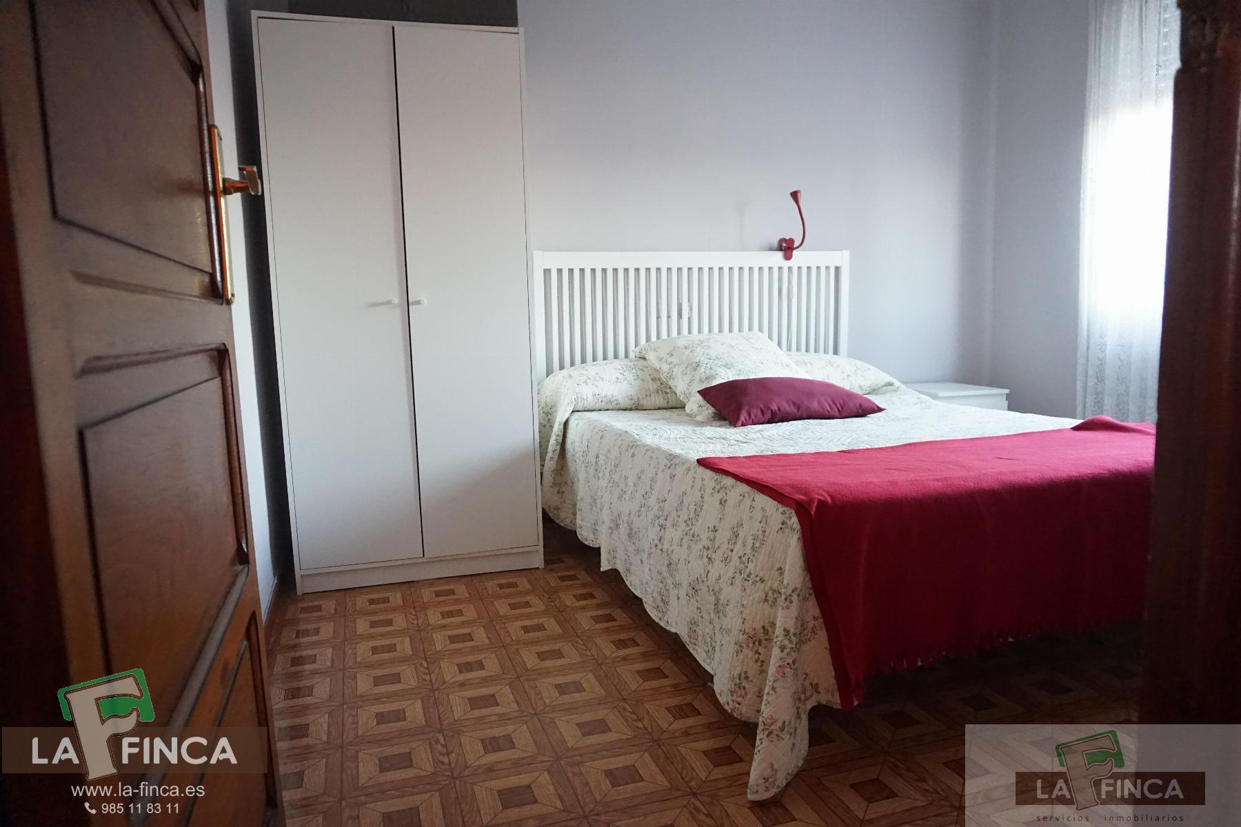 For sale of chalet in Oviedo