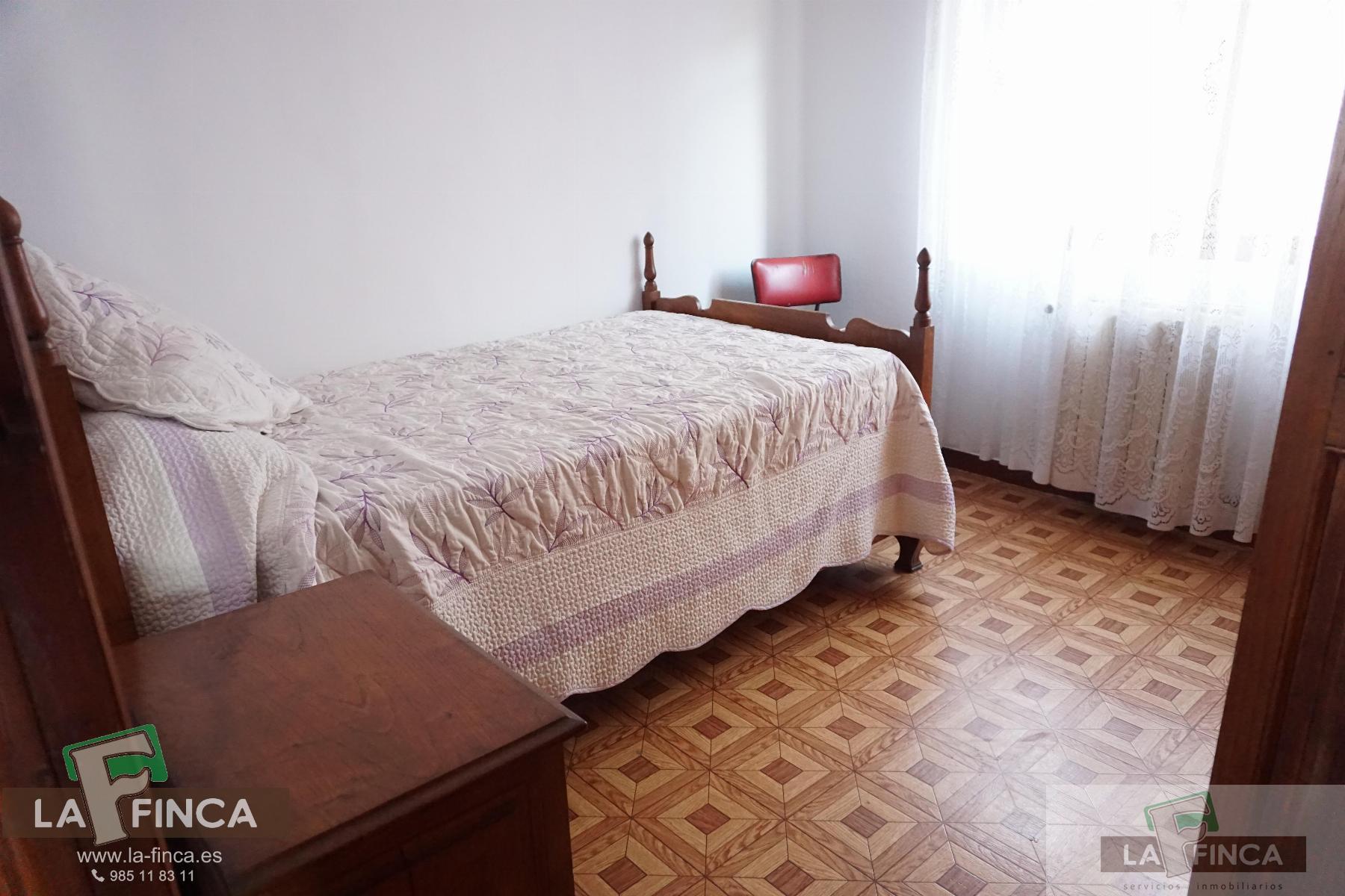 For sale of chalet in Oviedo