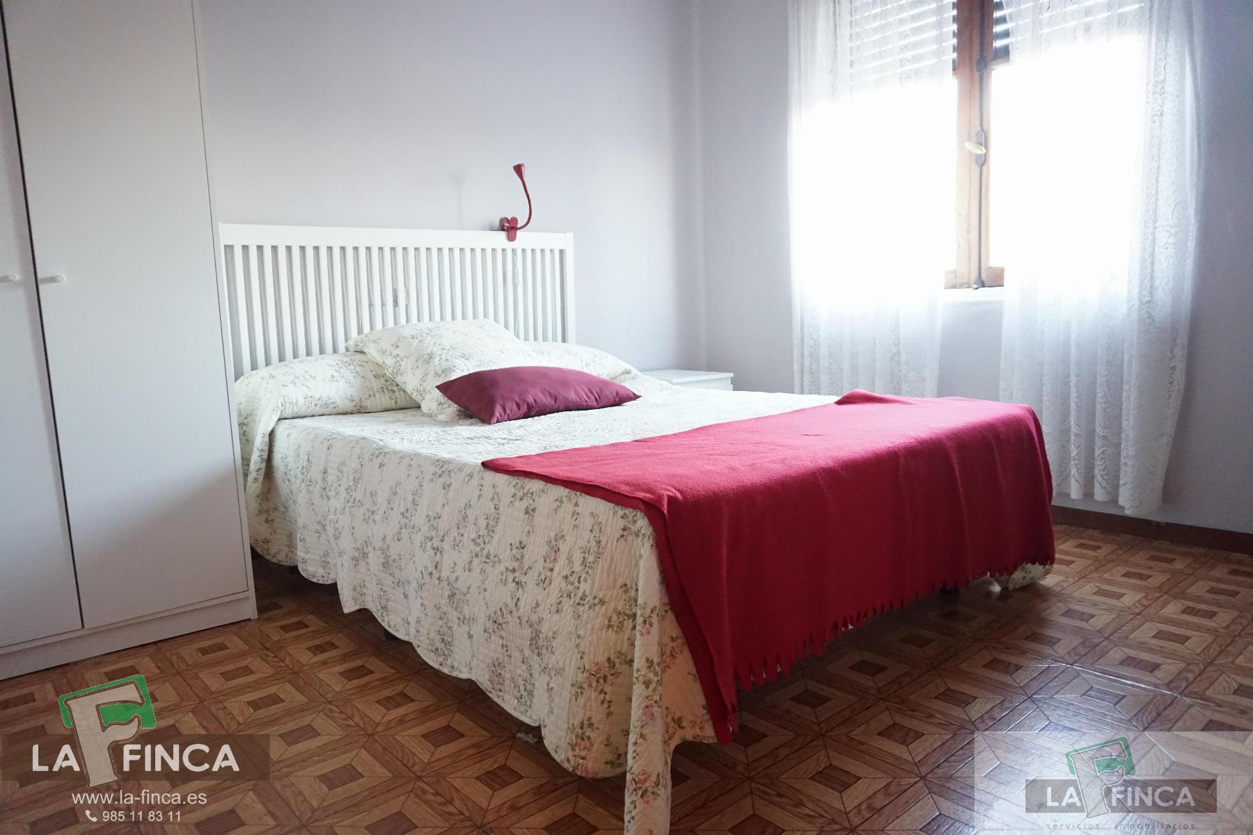 For sale of chalet in Oviedo