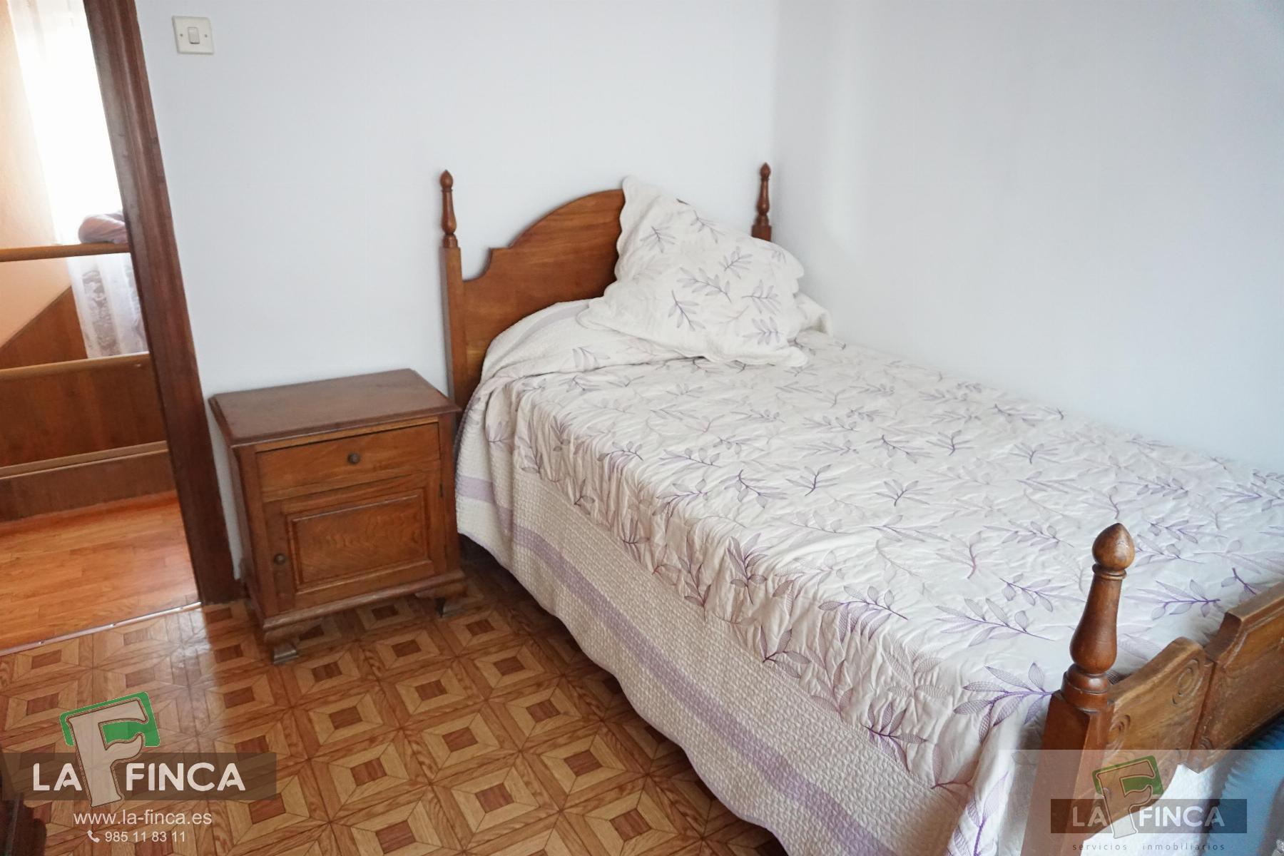 For sale of chalet in Oviedo