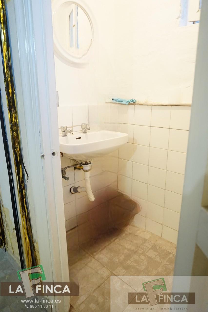 For sale of chalet in Oviedo