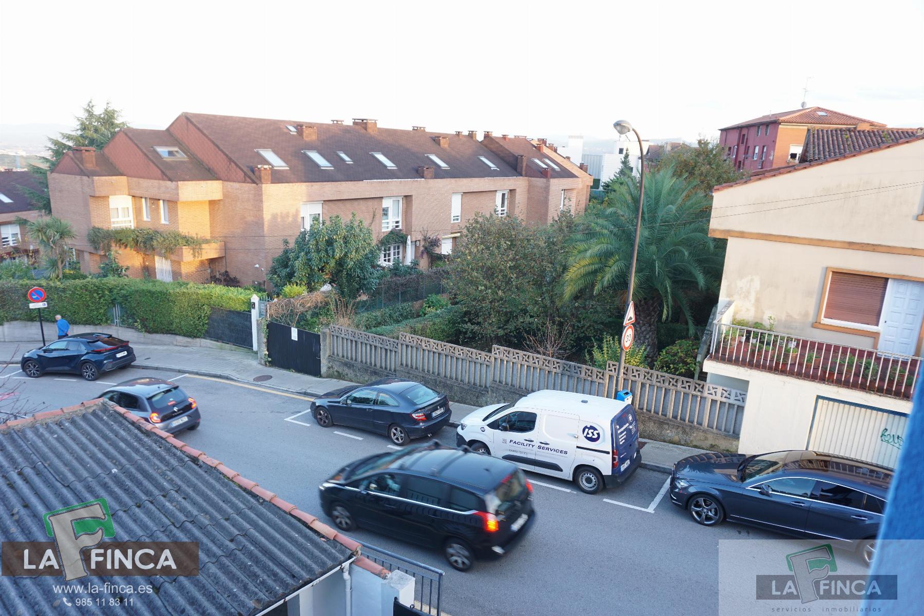 For sale of chalet in Oviedo