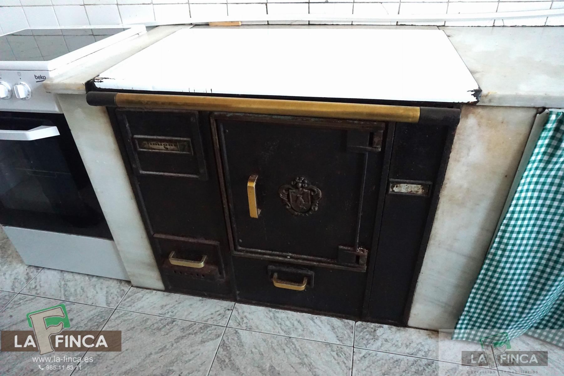 For sale of chalet in Oviedo