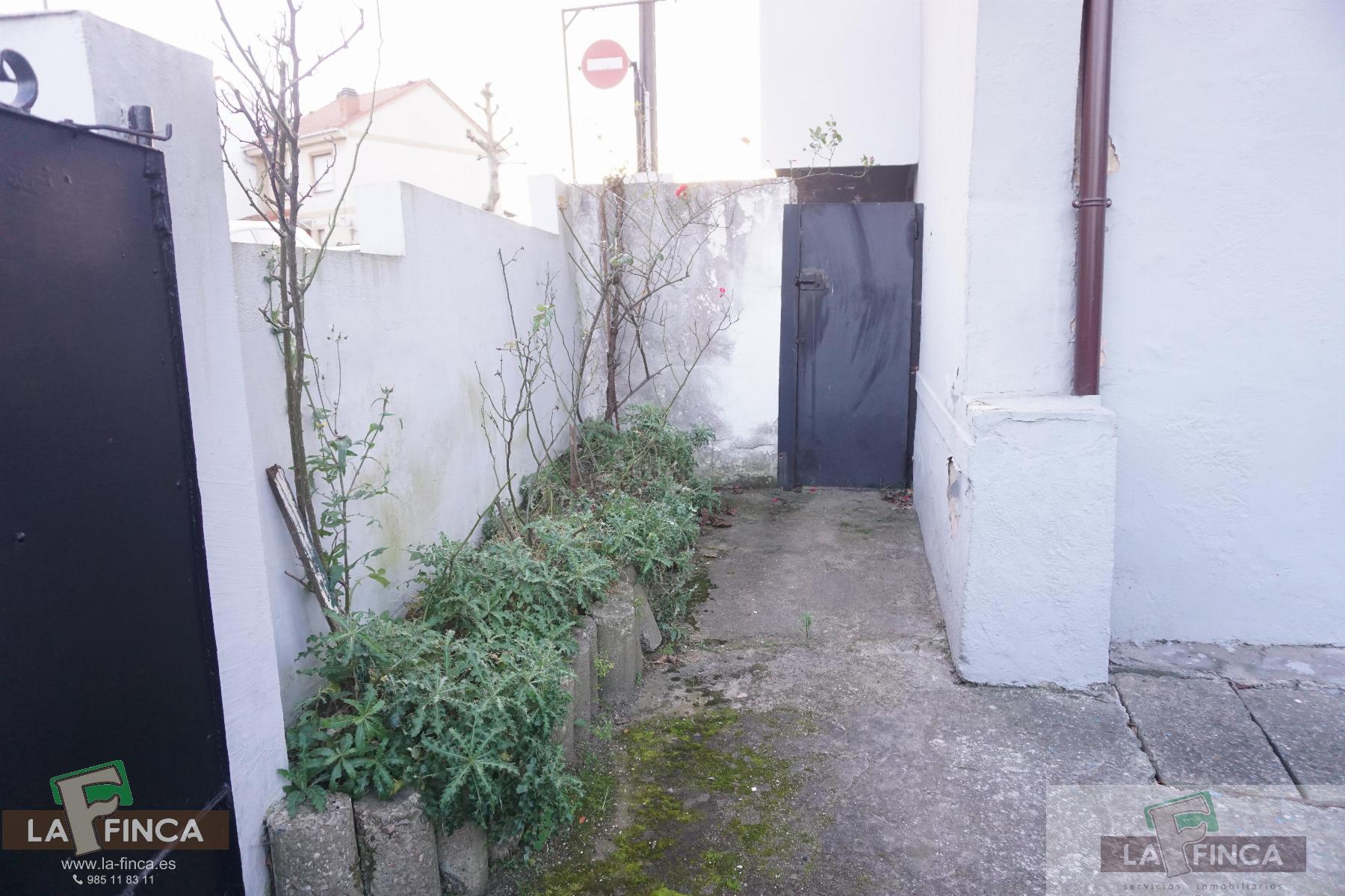 For sale of chalet in Oviedo