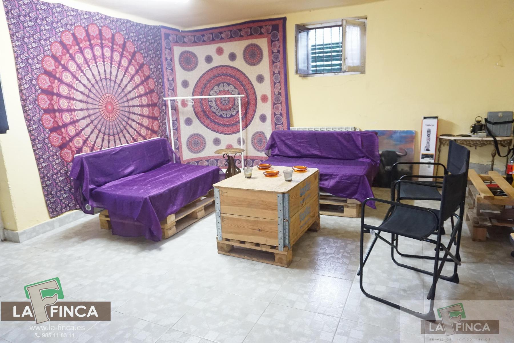 For sale of chalet in Oviedo