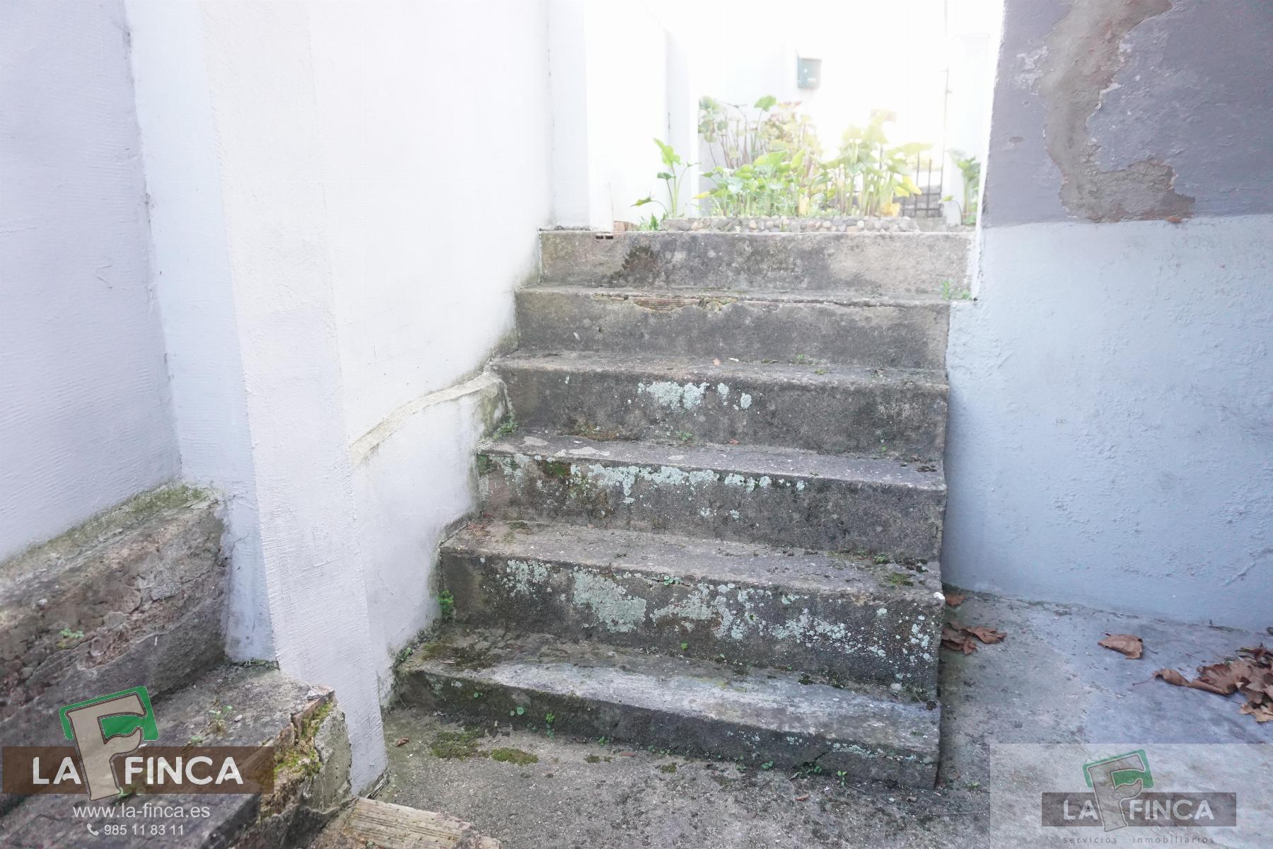 For sale of chalet in Oviedo