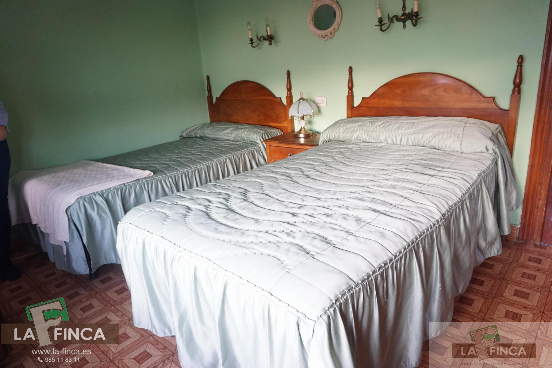 For sale of chalet in Oviedo