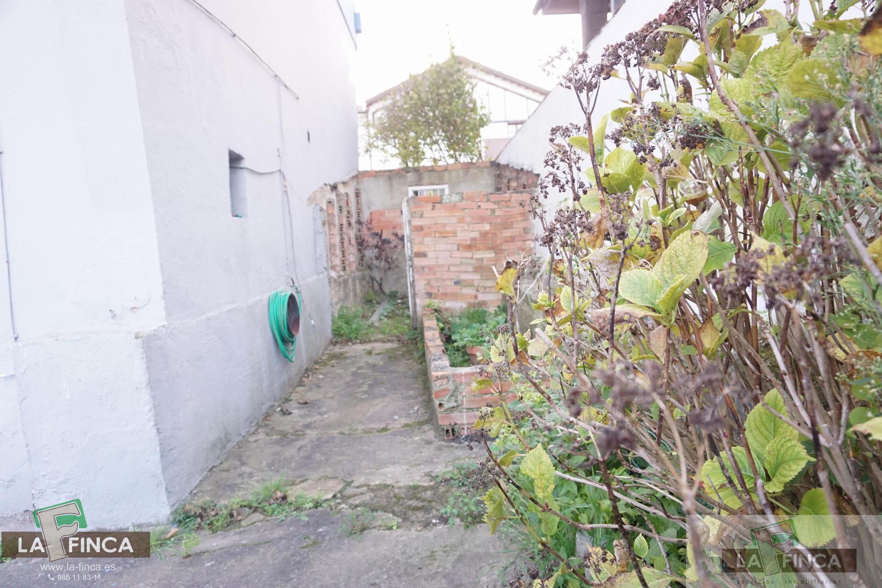 For sale of chalet in Oviedo